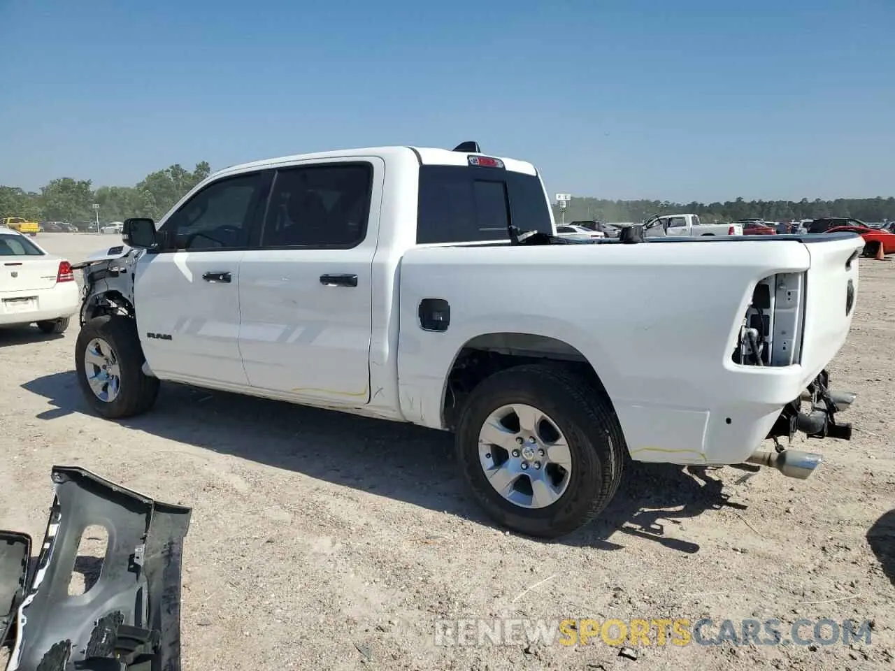 2 Photograph of a damaged car 1C6RREFT5NN389358 RAM 1500 2022