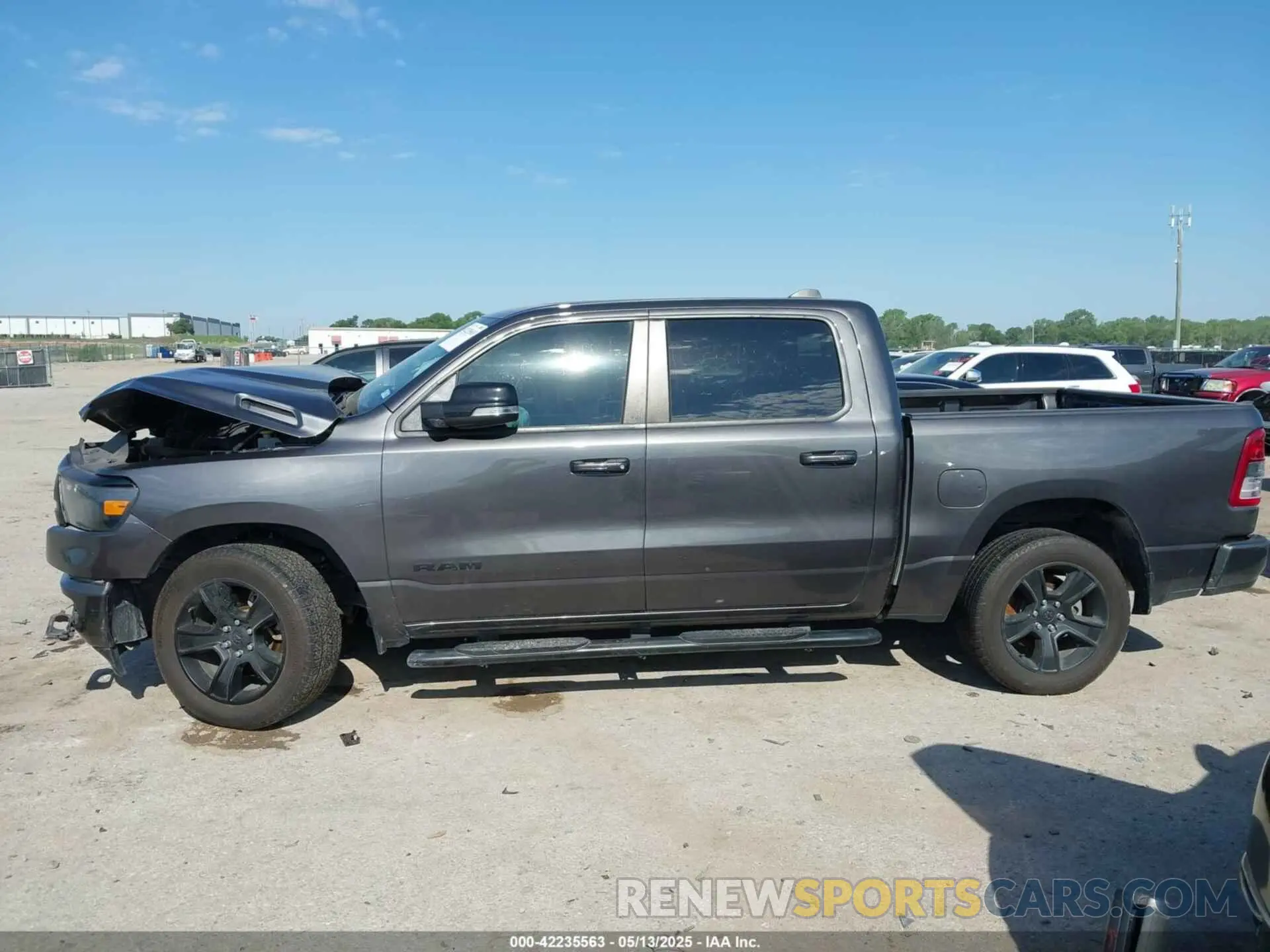 13 Photograph of a damaged car 1C6RREFT6NN172787 RAM 1500 2022