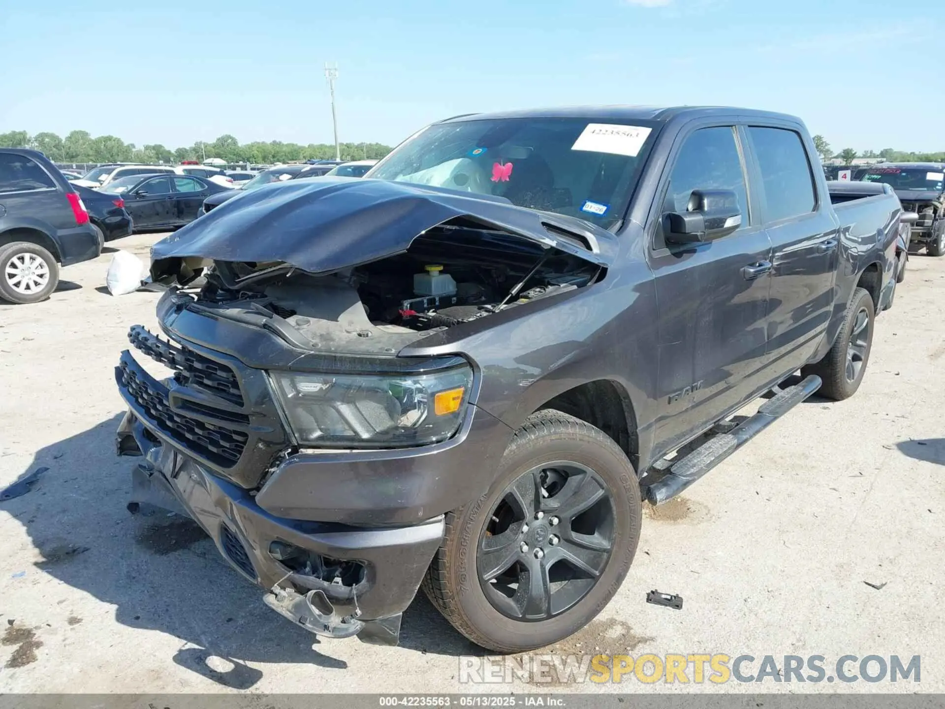 2 Photograph of a damaged car 1C6RREFT6NN172787 RAM 1500 2022