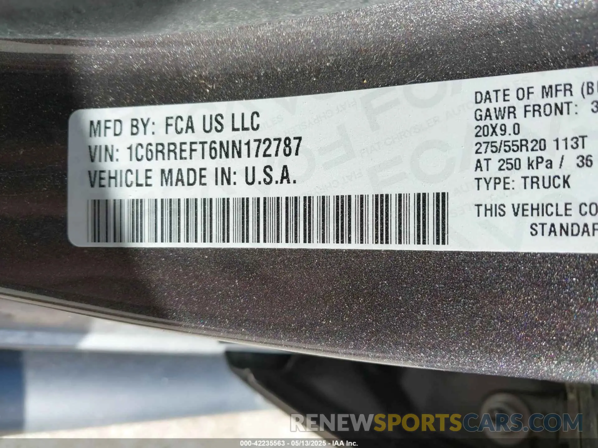 9 Photograph of a damaged car 1C6RREFT6NN172787 RAM 1500 2022