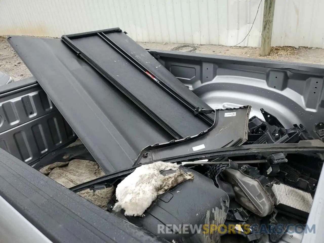 12 Photograph of a damaged car 1C6RREFT7NN113229 RAM 1500 2022