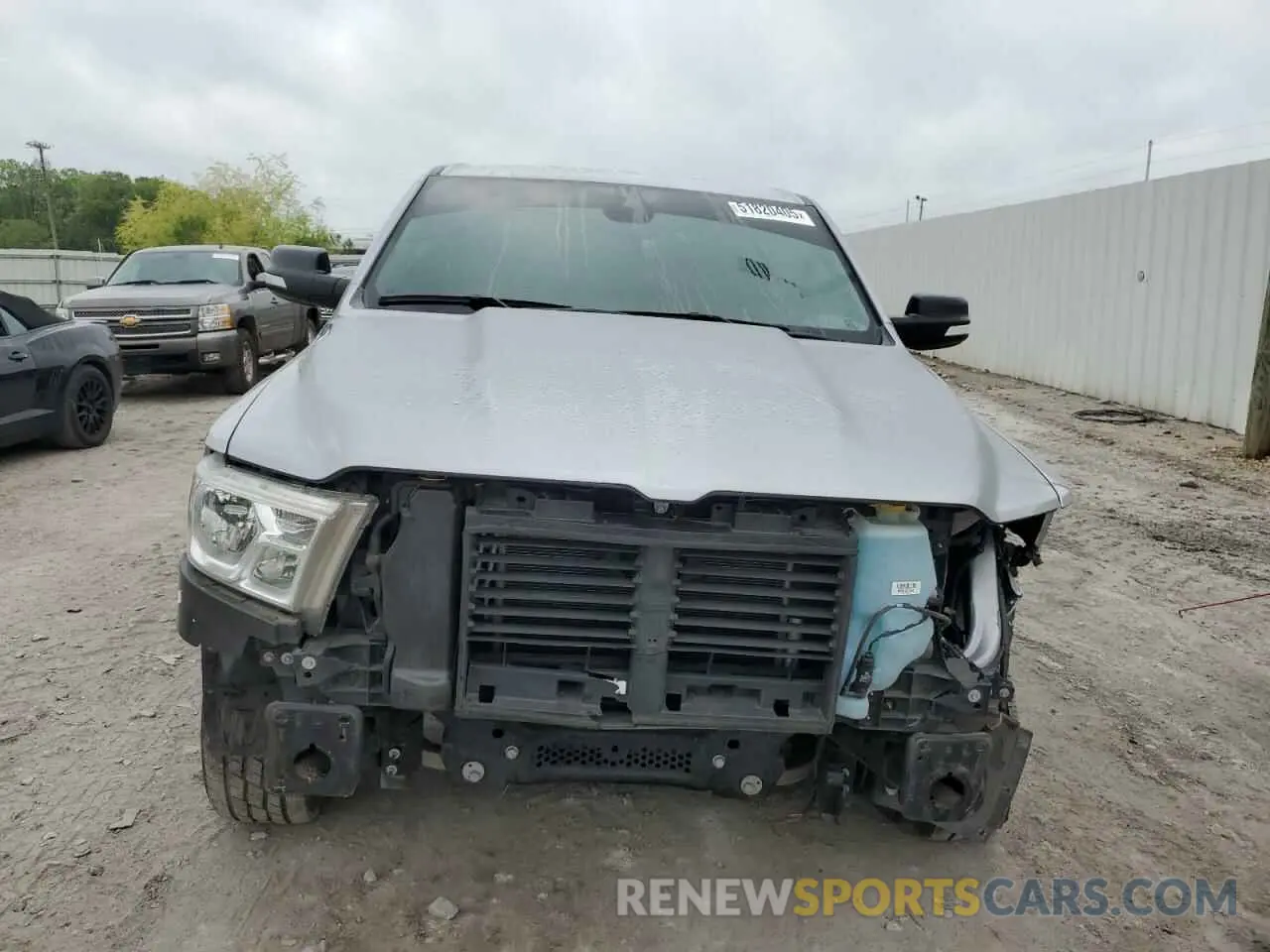 5 Photograph of a damaged car 1C6RREFT7NN113229 RAM 1500 2022