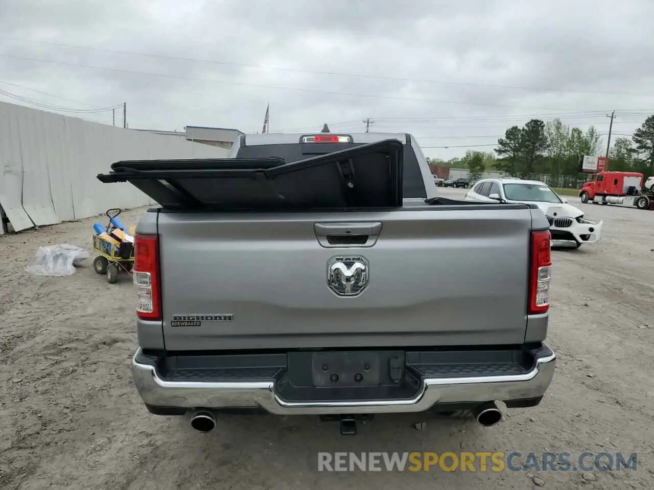6 Photograph of a damaged car 1C6RREFT7NN113229 RAM 1500 2022