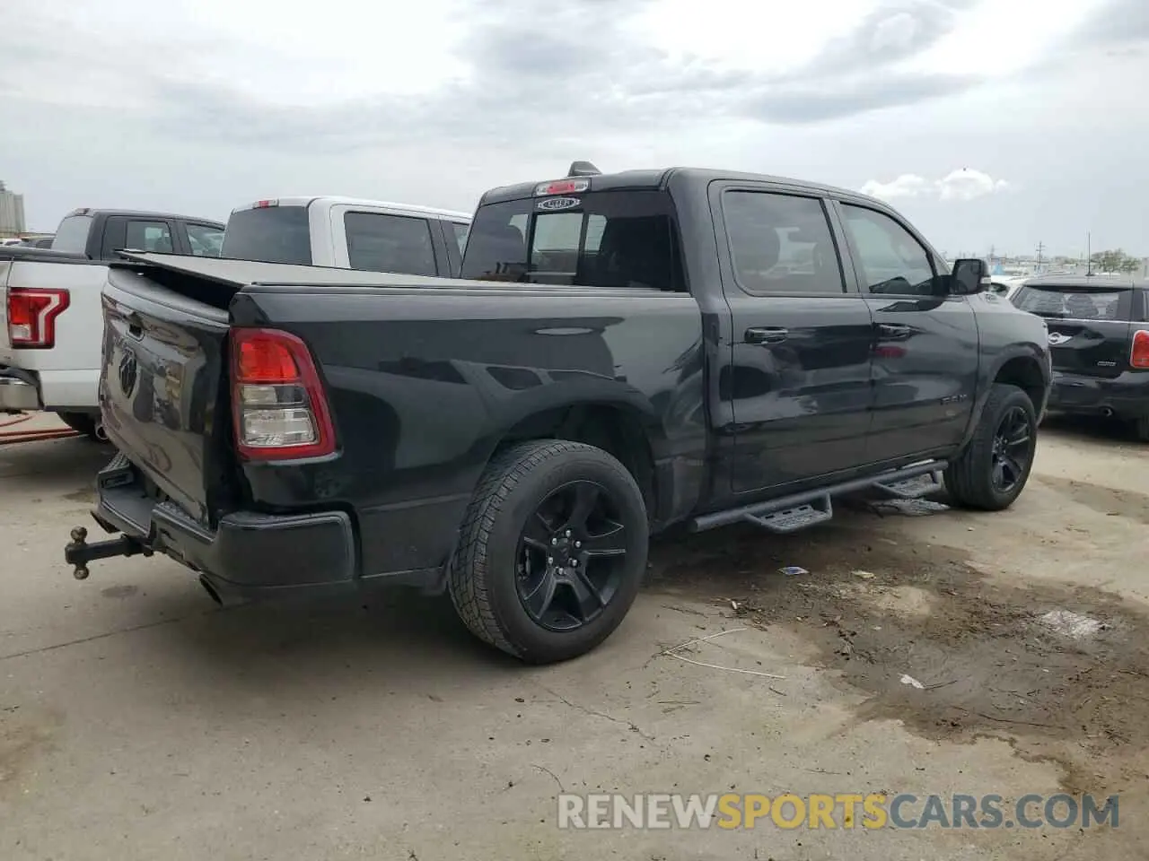 3 Photograph of a damaged car 1C6RREFT9NN276657 RAM 1500 2022