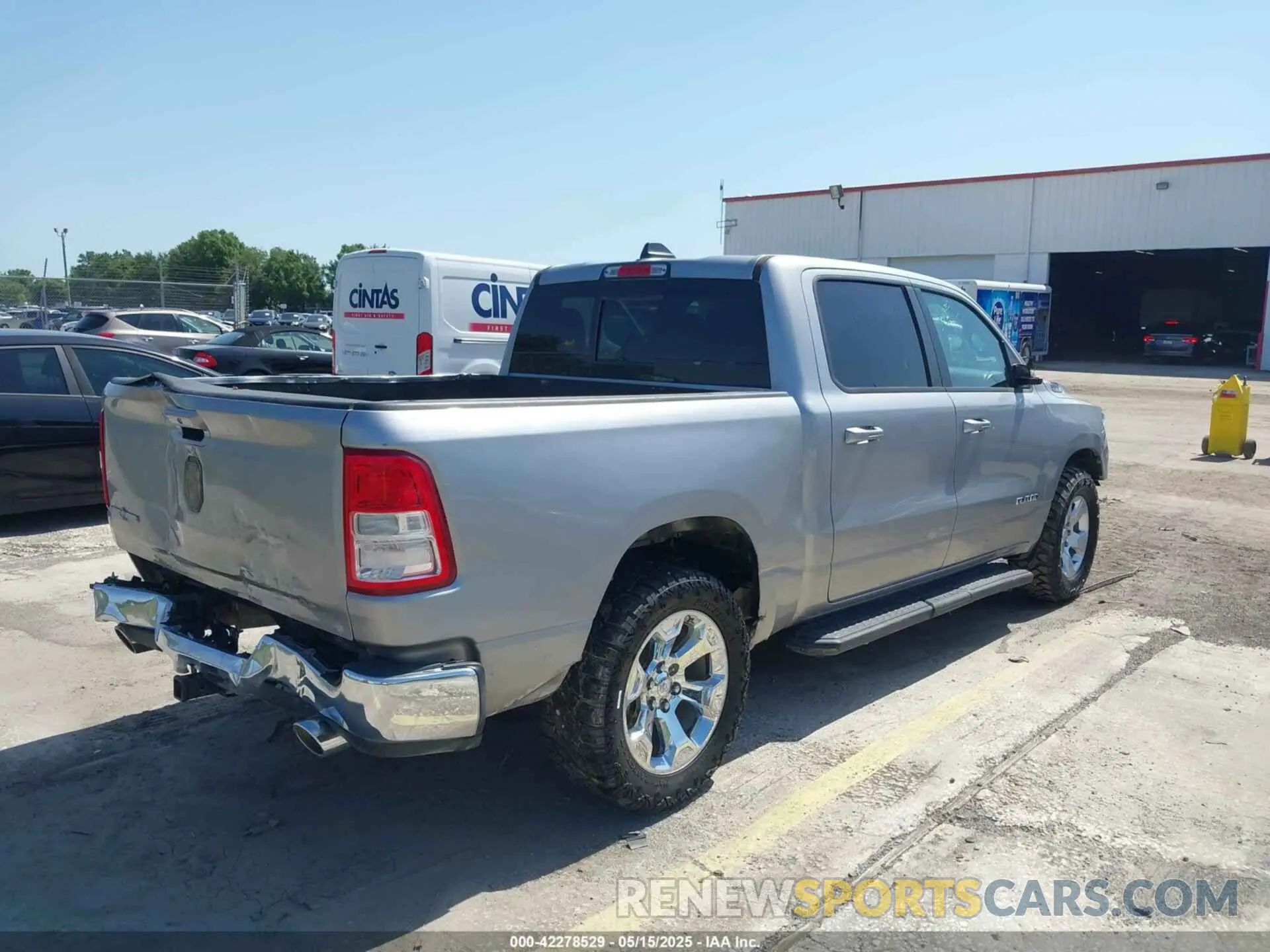 4 Photograph of a damaged car 1C6RREFTXNN254344 RAM 1500 2022