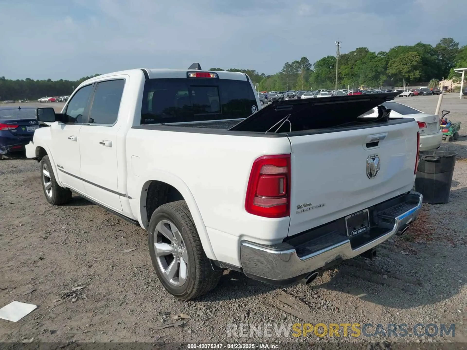 3 Photograph of a damaged car 1C6RREHT0NN187749 RAM 1500 2022