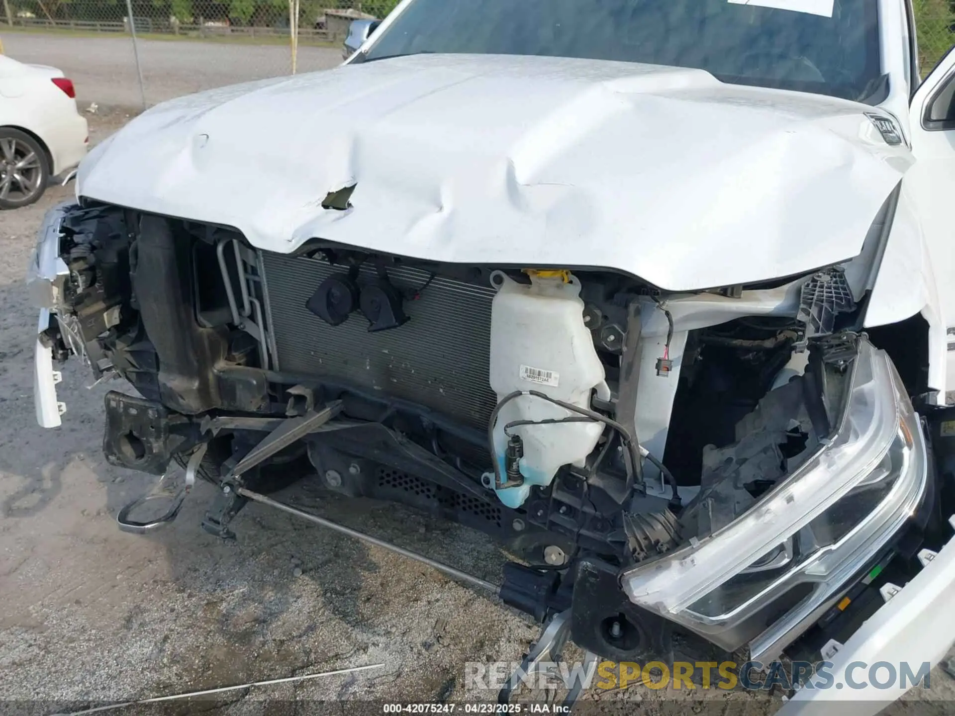 6 Photograph of a damaged car 1C6RREHT0NN187749 RAM 1500 2022