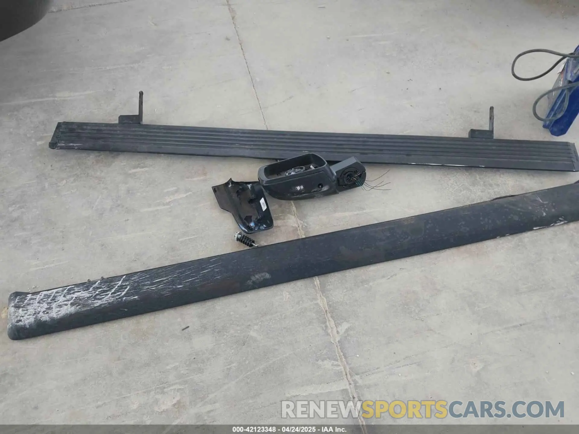 12 Фотография поврежденного автомобиля 1C6RREHT8NN187076 RAM 1500 2022