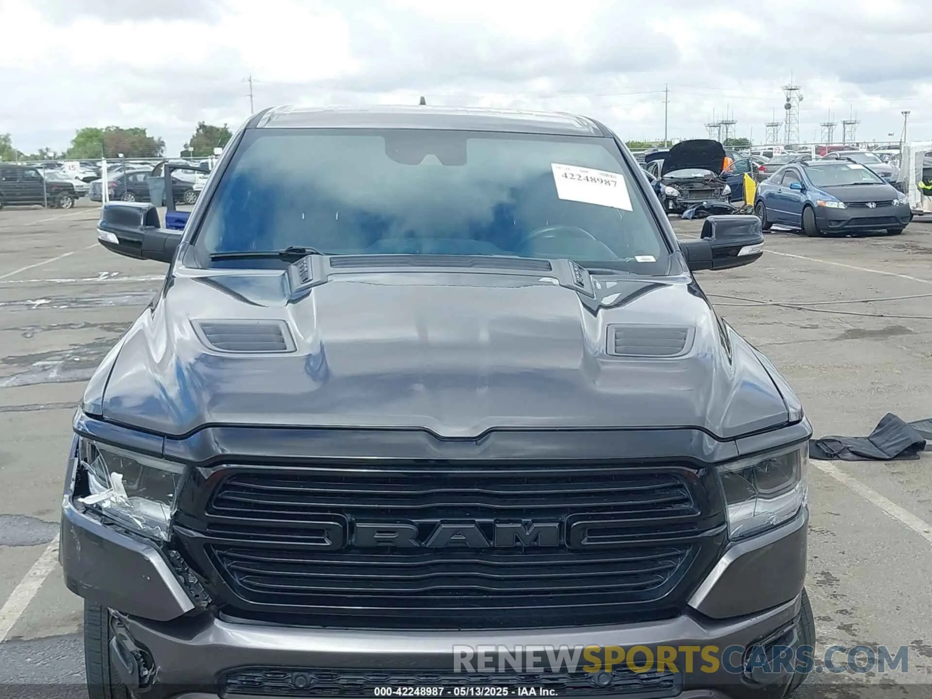 12 Photograph of a damaged car 1C6RREJM0NN346935 RAM 1500 2022