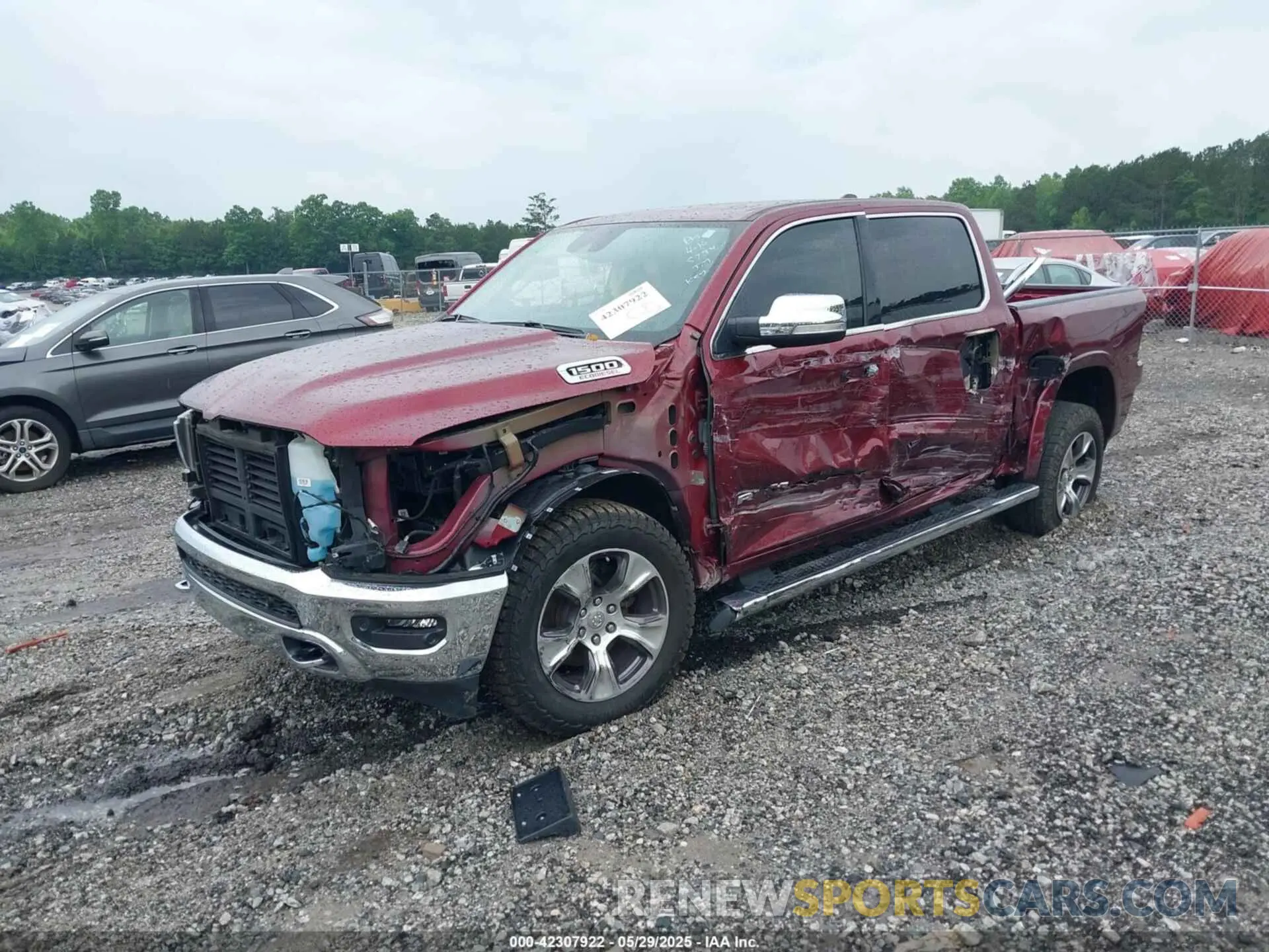 2 Photograph of a damaged car 1C6RREJM5NN165734 RAM 1500 2022