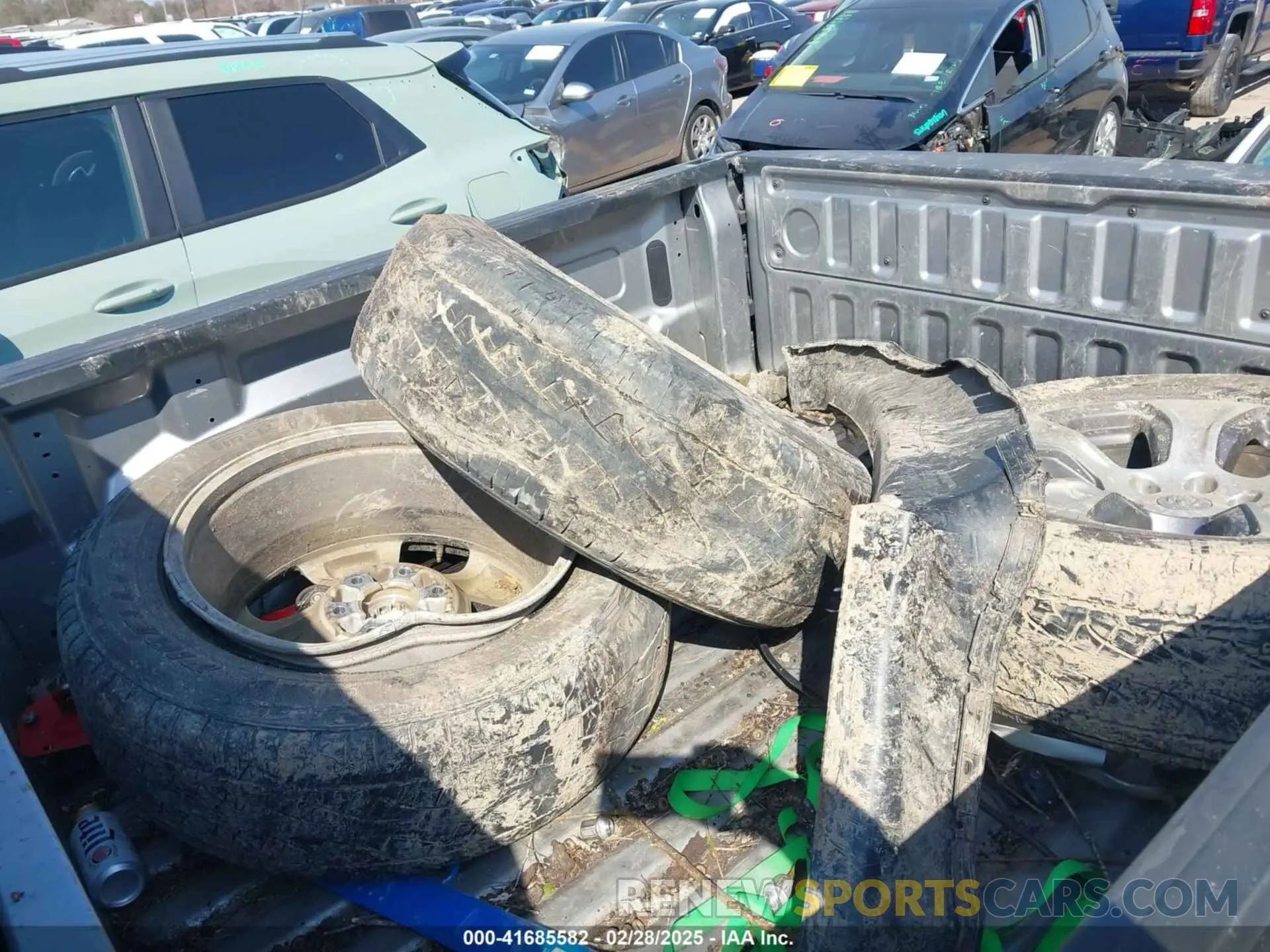11 Photograph of a damaged car 1C6RREJT0NN169388 RAM 1500 2022