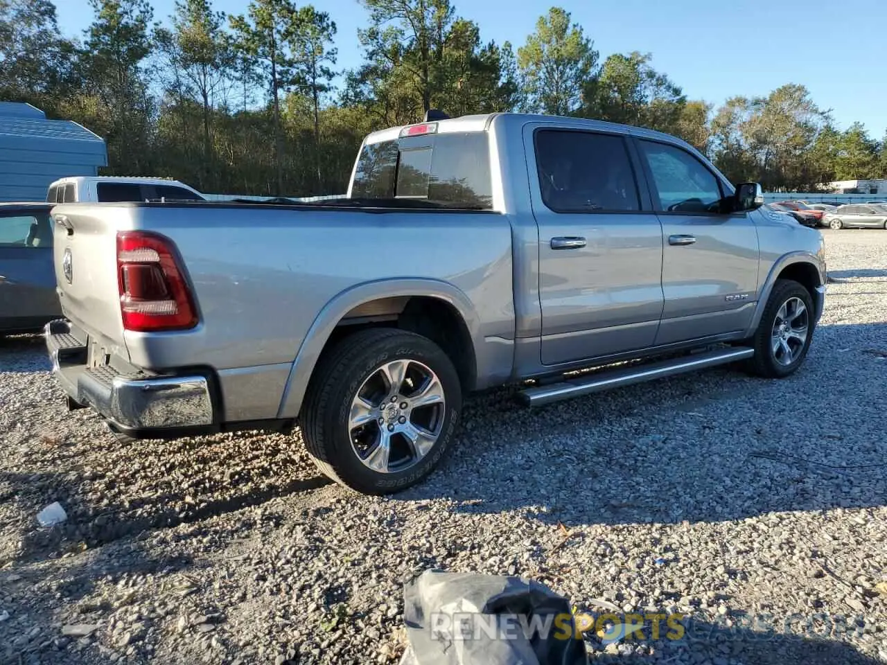 3 Photograph of a damaged car 1C6RREJT0NN431605 RAM 1500 2022