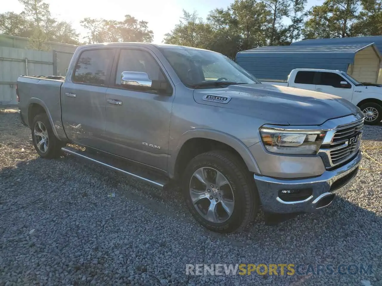4 Photograph of a damaged car 1C6RREJT0NN431605 RAM 1500 2022