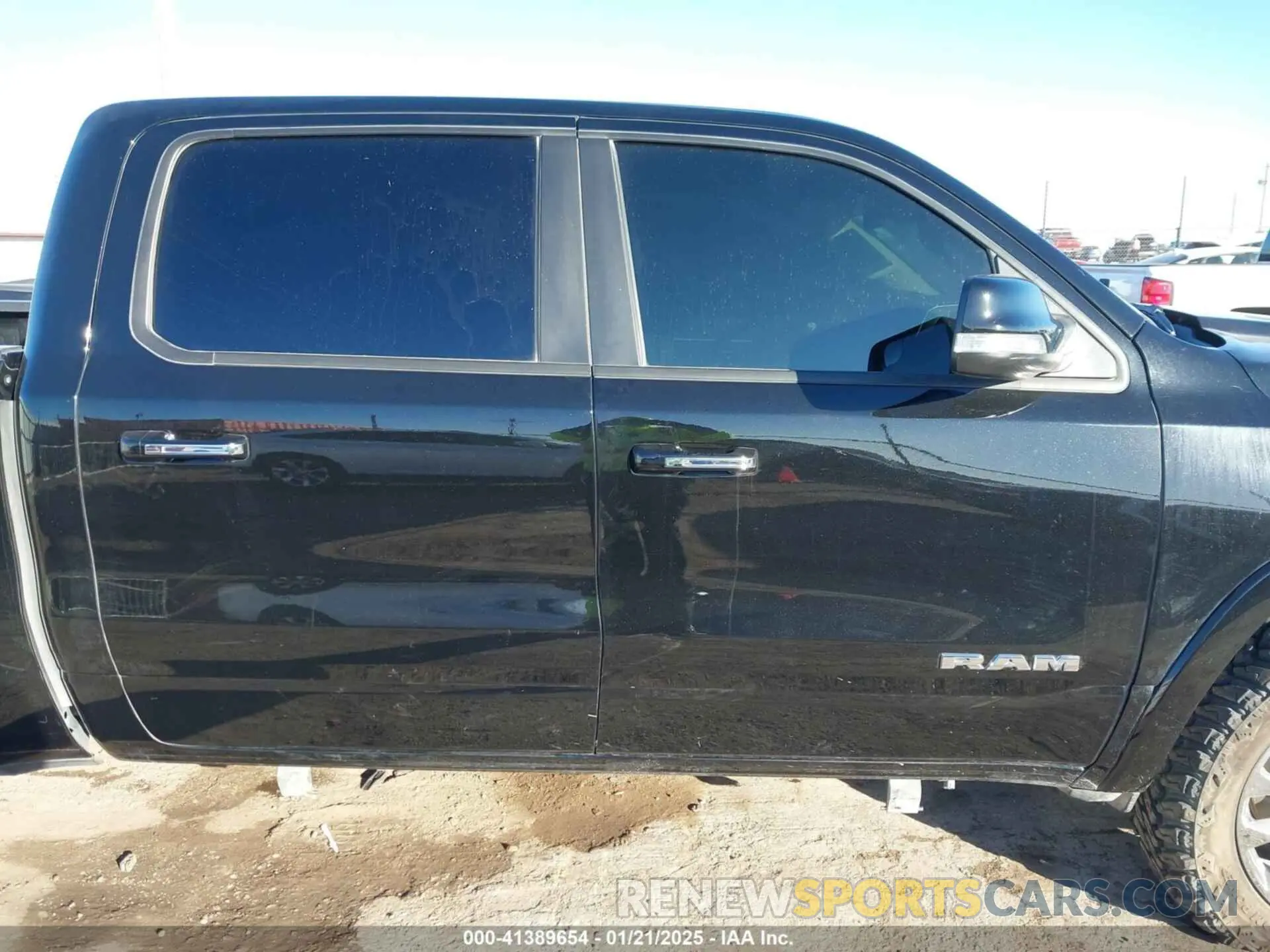 13 Photograph of a damaged car 1C6RREJT6NN291821 RAM 1500 2022
