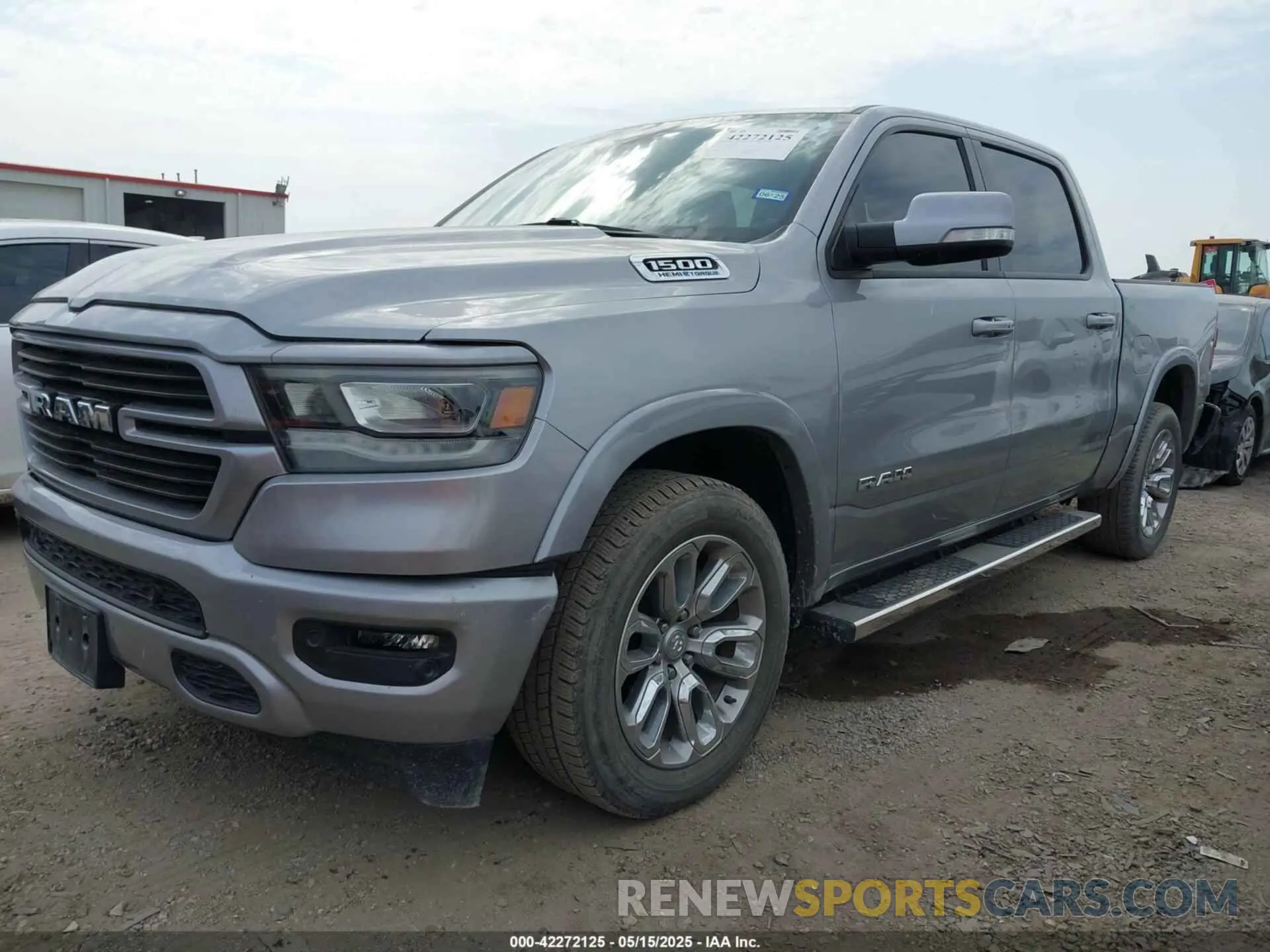 2 Photograph of a damaged car 1C6RREJT8NN275491 RAM 1500 2022