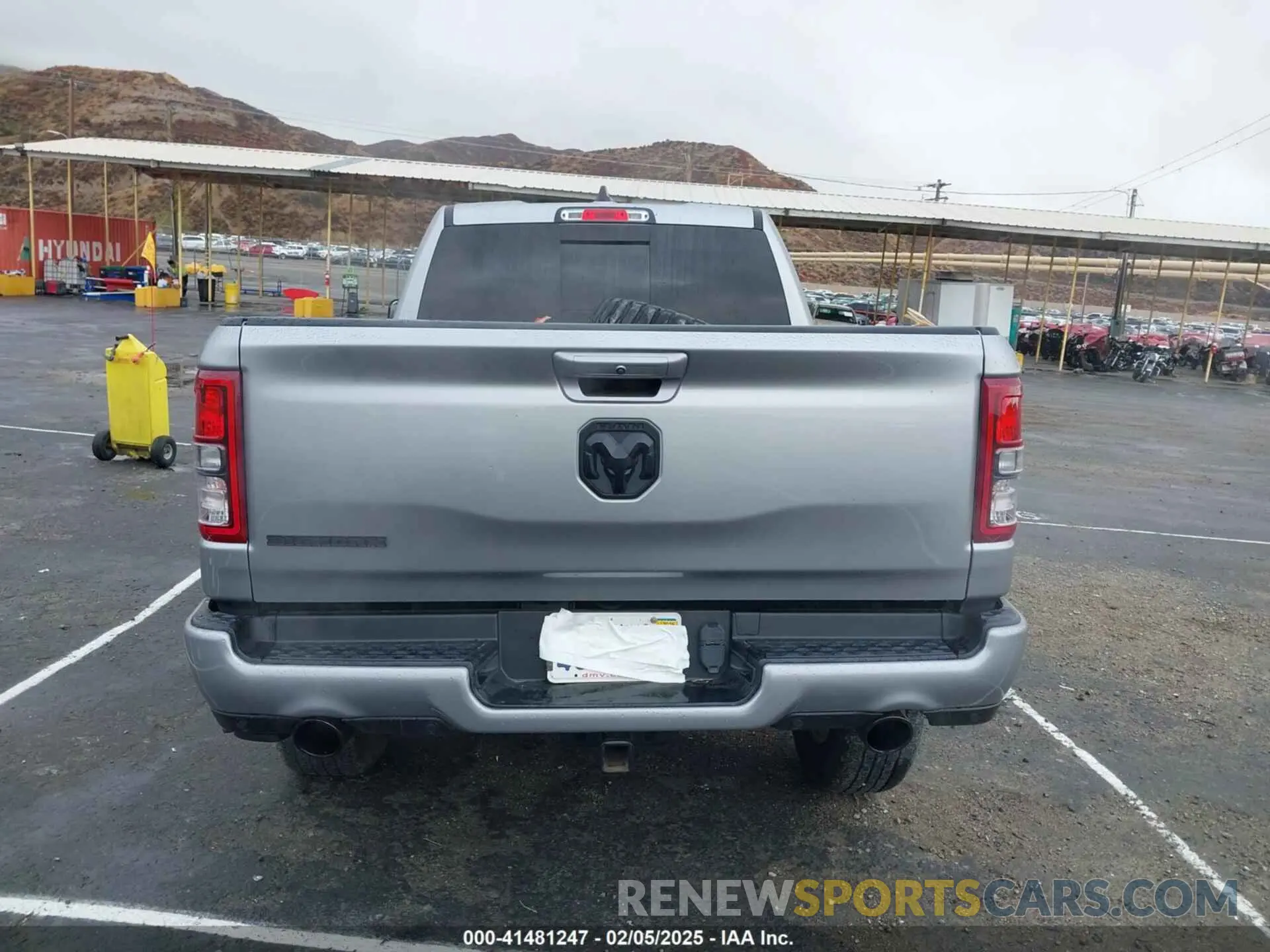16 Photograph of a damaged car 1C6RREMT2NN246600 RAM 1500 2022