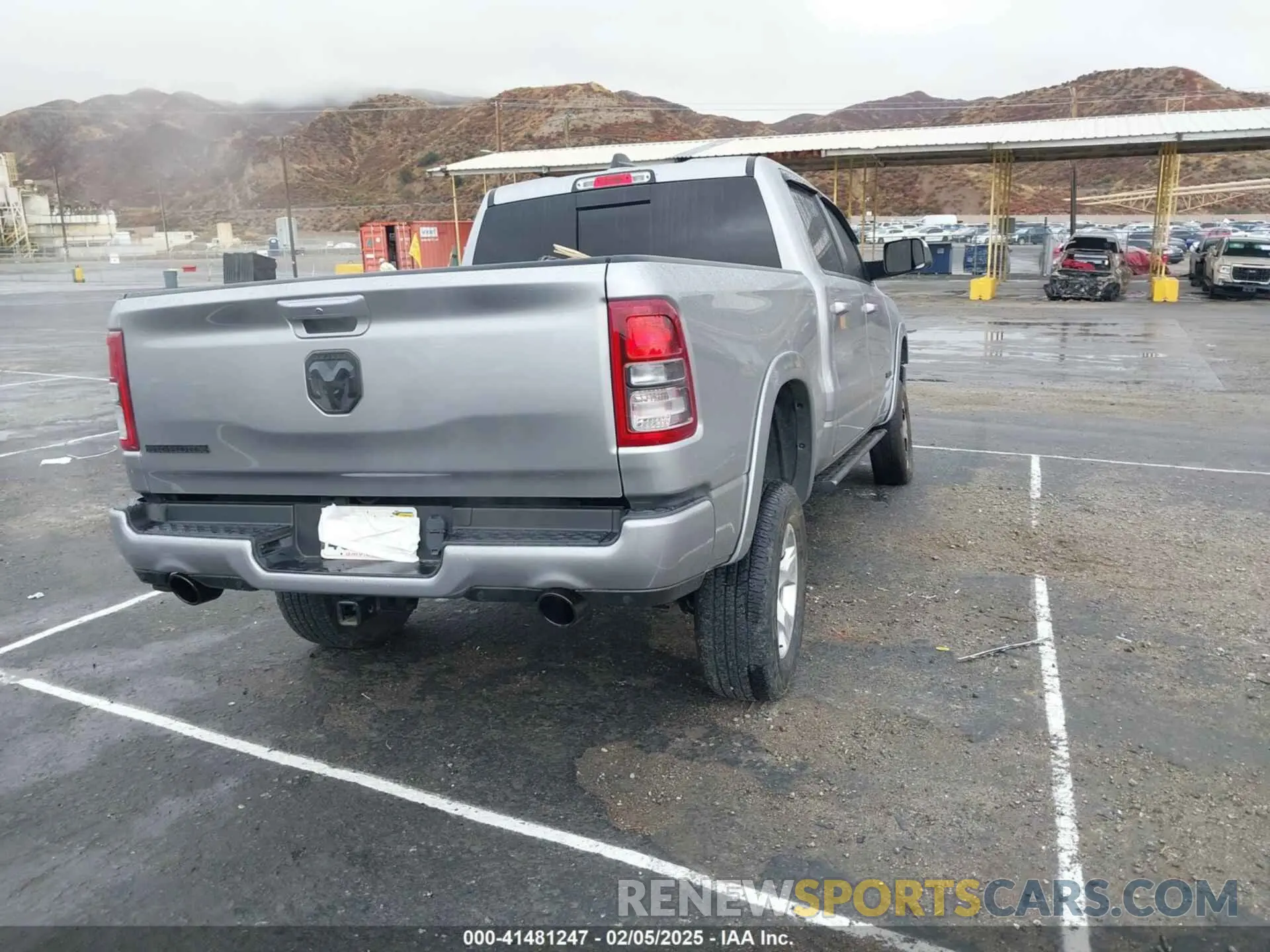 4 Photograph of a damaged car 1C6RREMT2NN246600 RAM 1500 2022