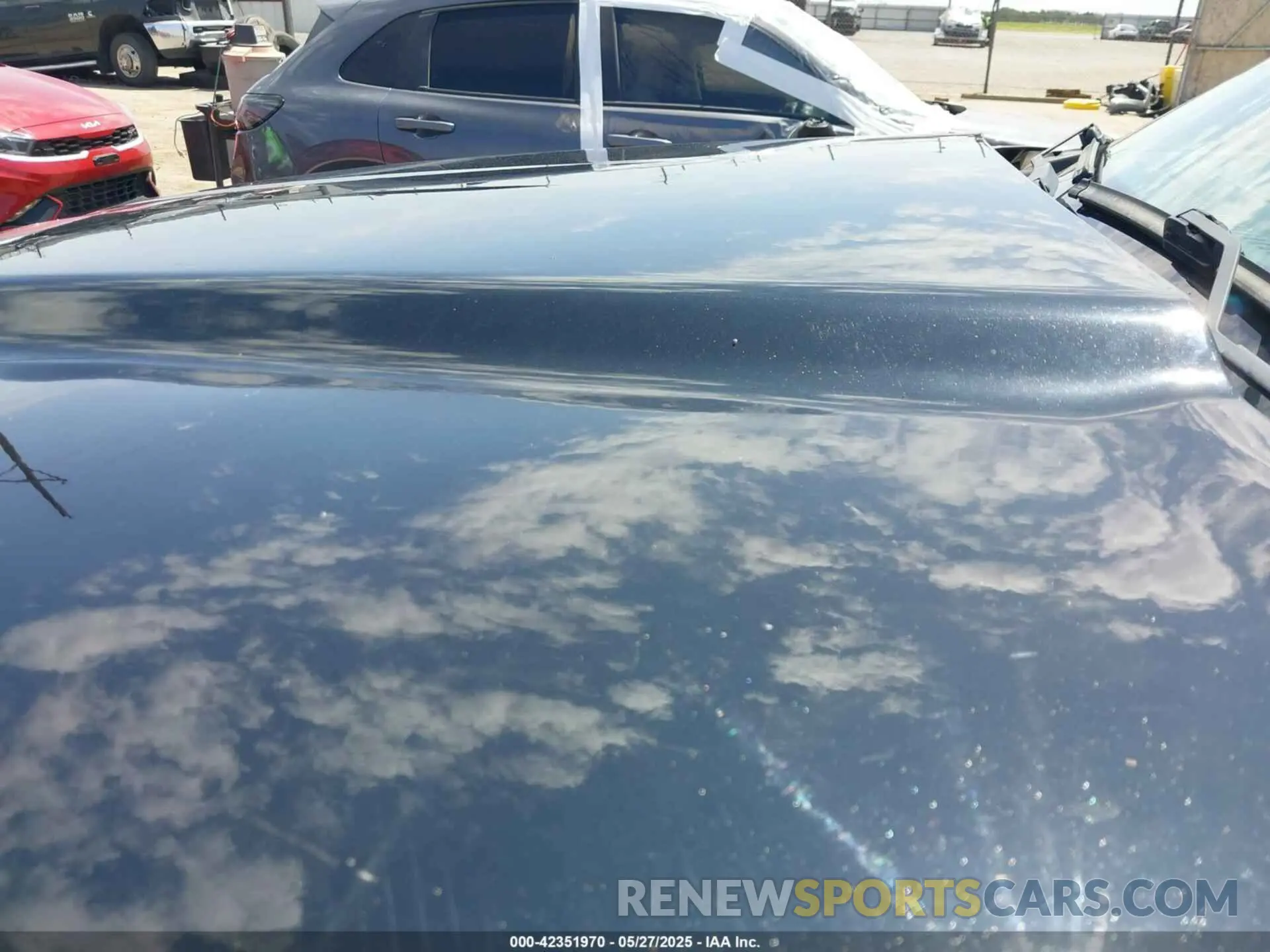 18 Photograph of a damaged car 1C6RREMT5NN324352 RAM 1500 2022