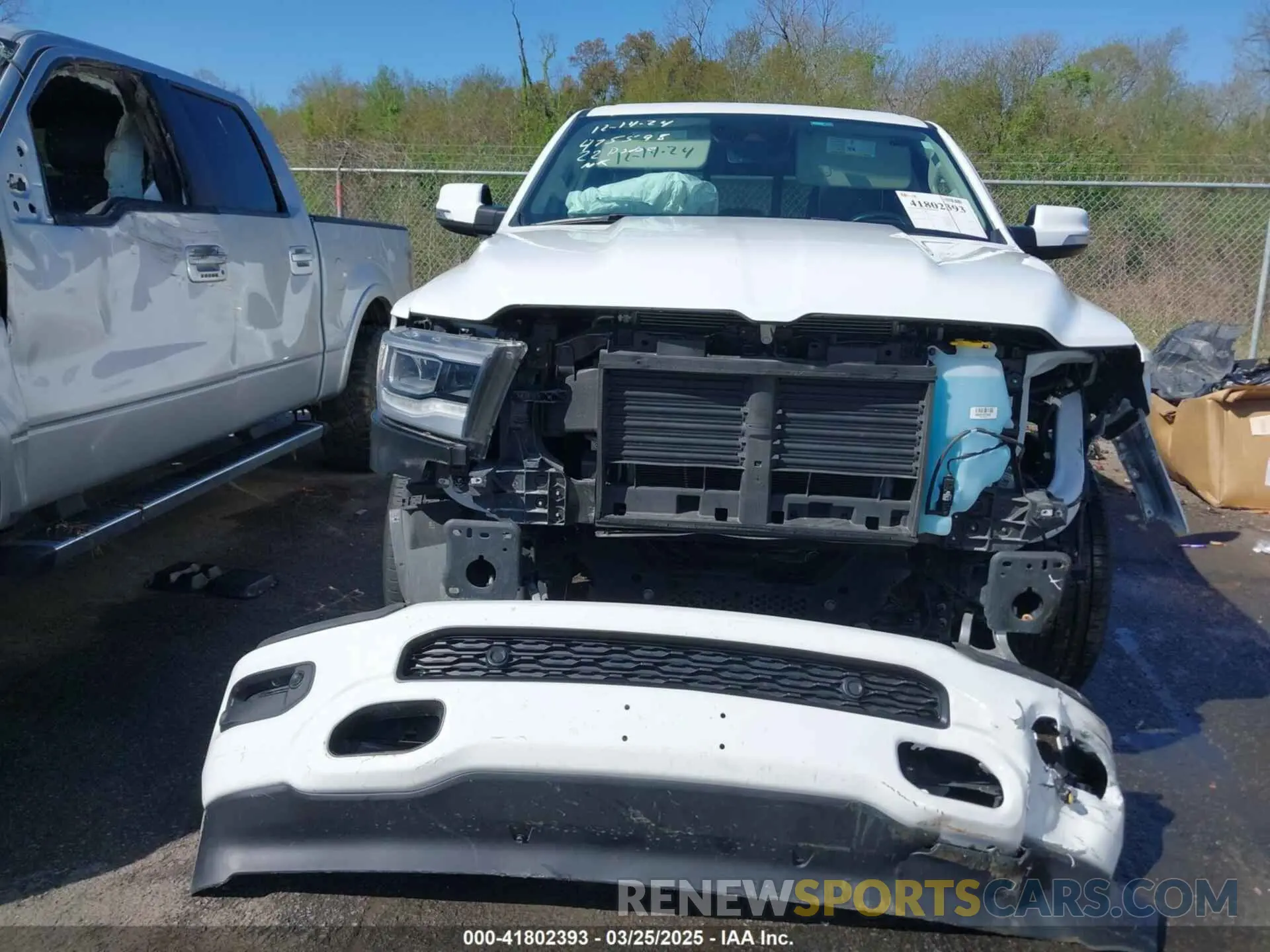 13 Photograph of a damaged car 1C6RRERT1NN475598 RAM 1500 2022