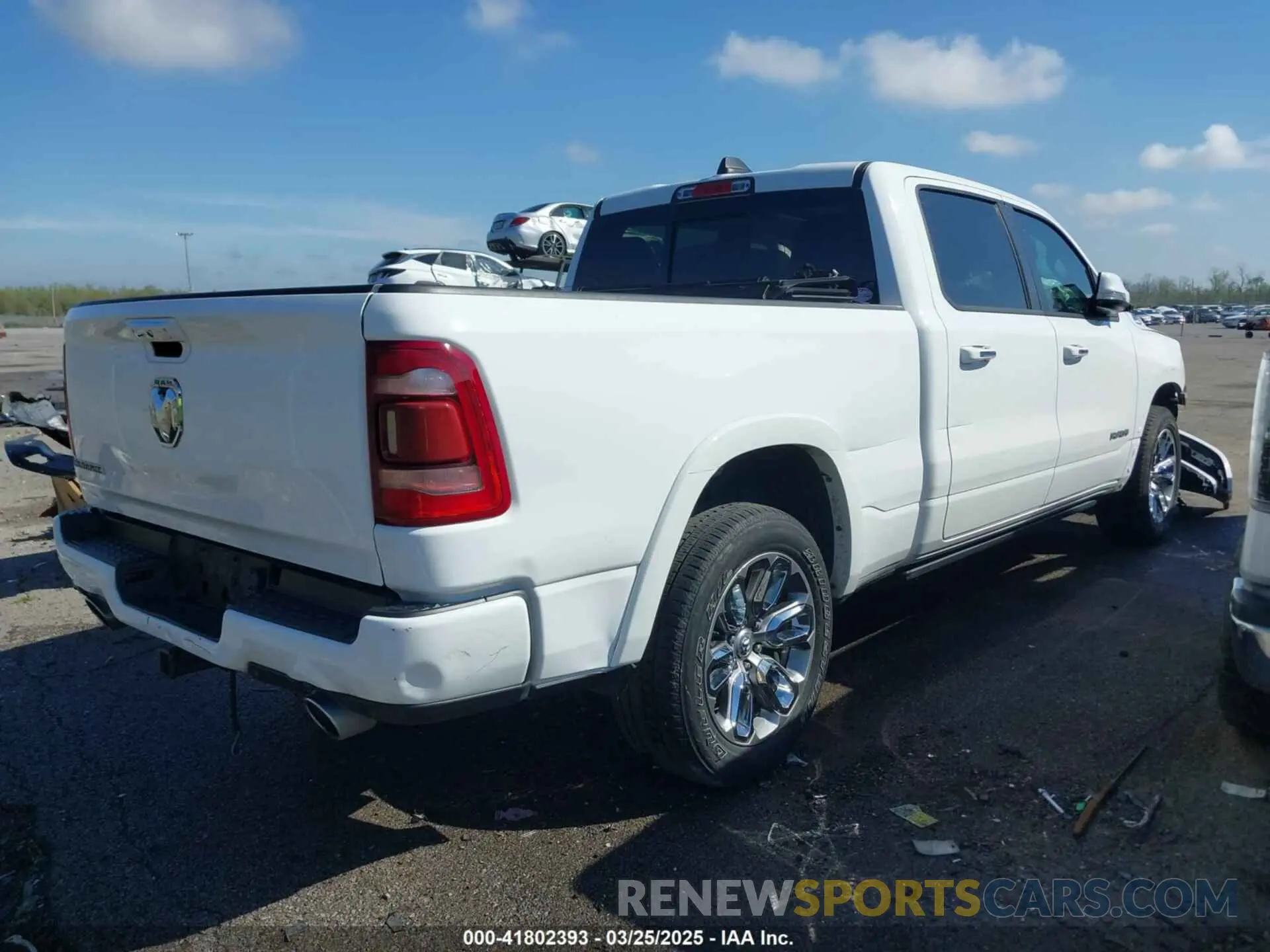 4 Photograph of a damaged car 1C6RRERT1NN475598 RAM 1500 2022