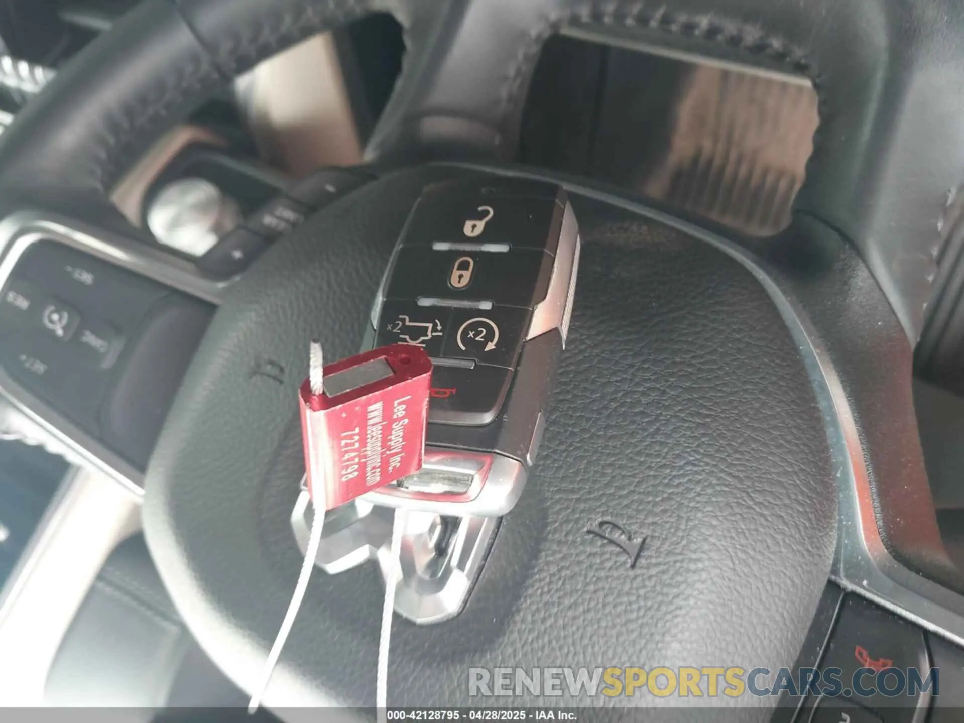 11 Фотография поврежденного автомобиля 1C6RRERT7NN432156 RAM 1500 2022
