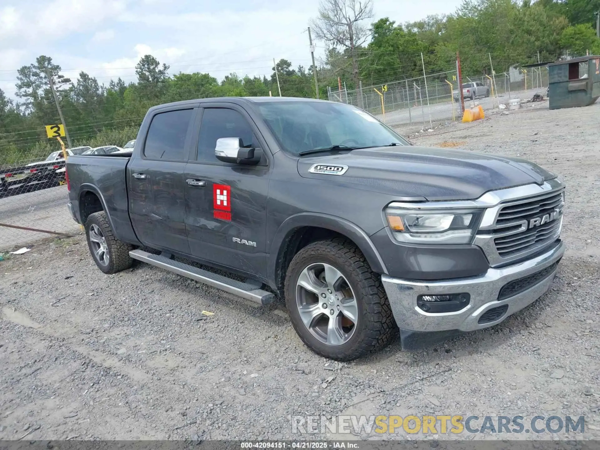 1 Photograph of a damaged car 1C6RRERTXNN442728 RAM 1500 2022