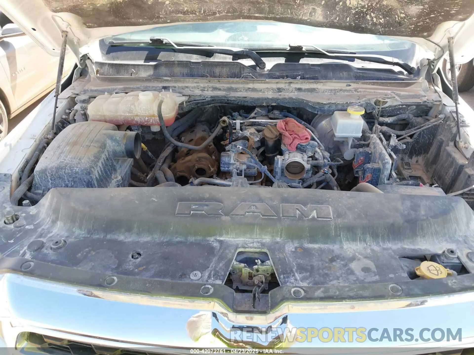 10 Photograph of a damaged car 1C6RRFBG9NN213153 RAM 1500 2022