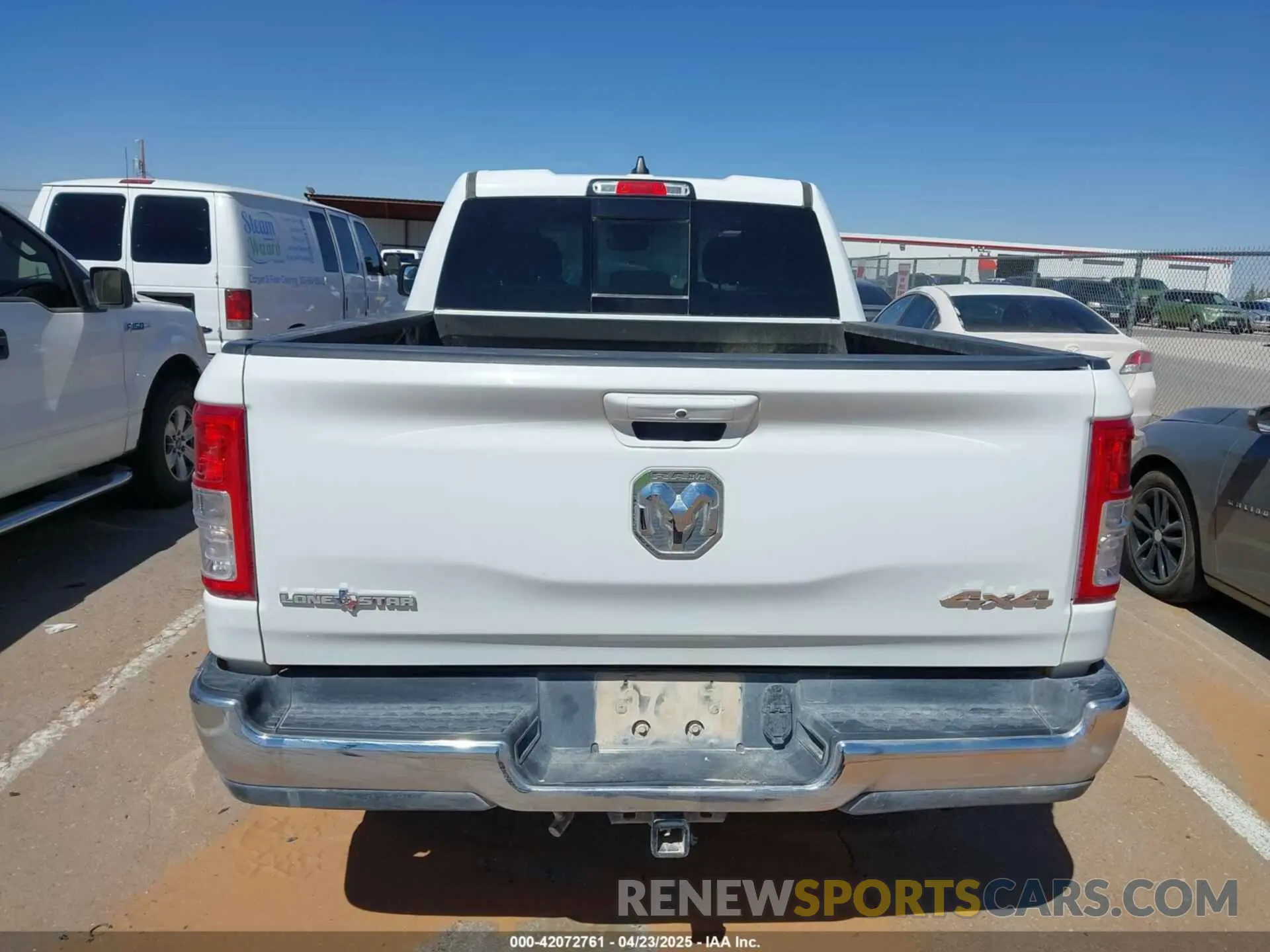 16 Photograph of a damaged car 1C6RRFBG9NN213153 RAM 1500 2022