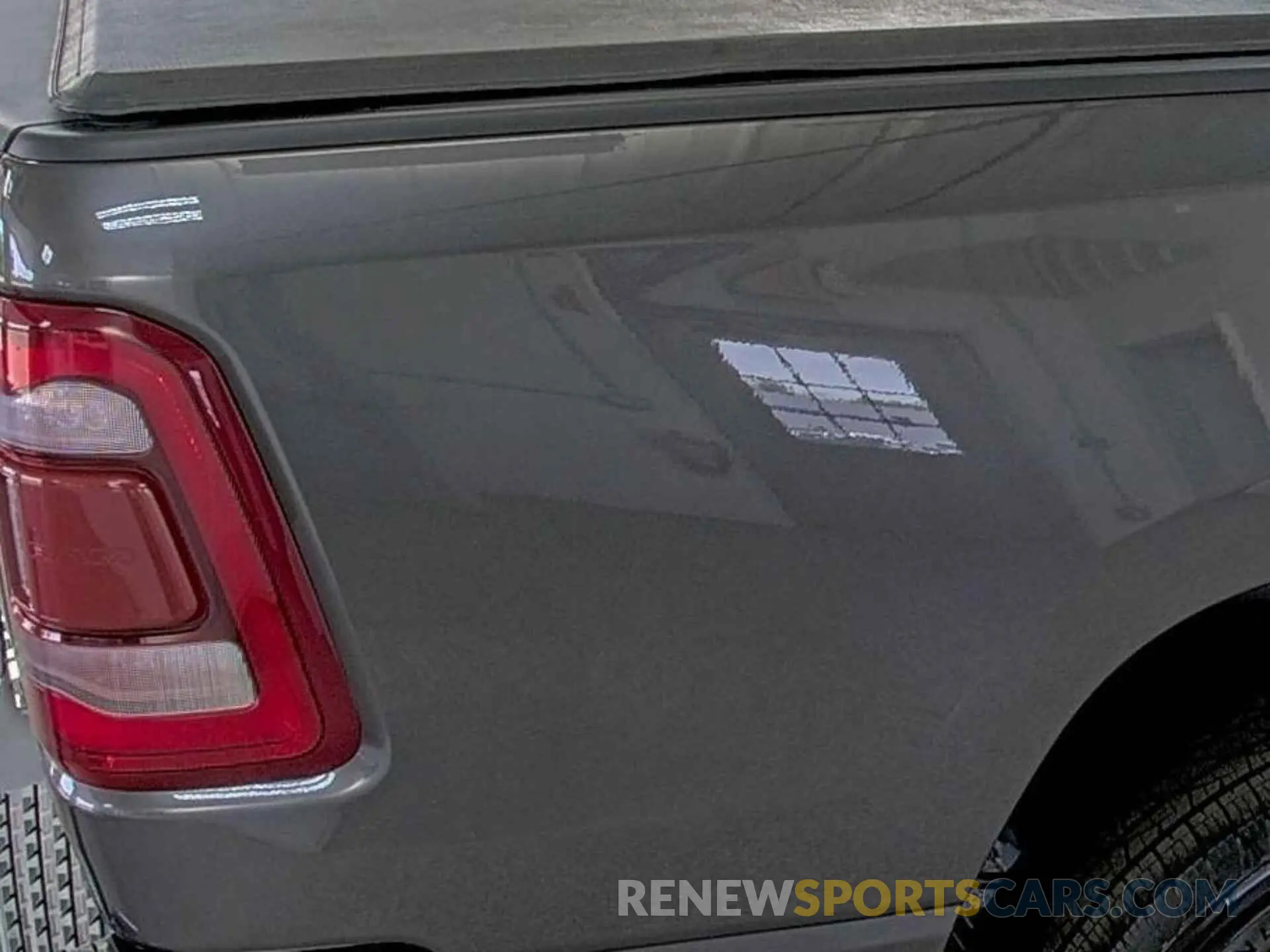 16 Photograph of a damaged car 1C6RRFFG1NN179039 RAM 1500 2022