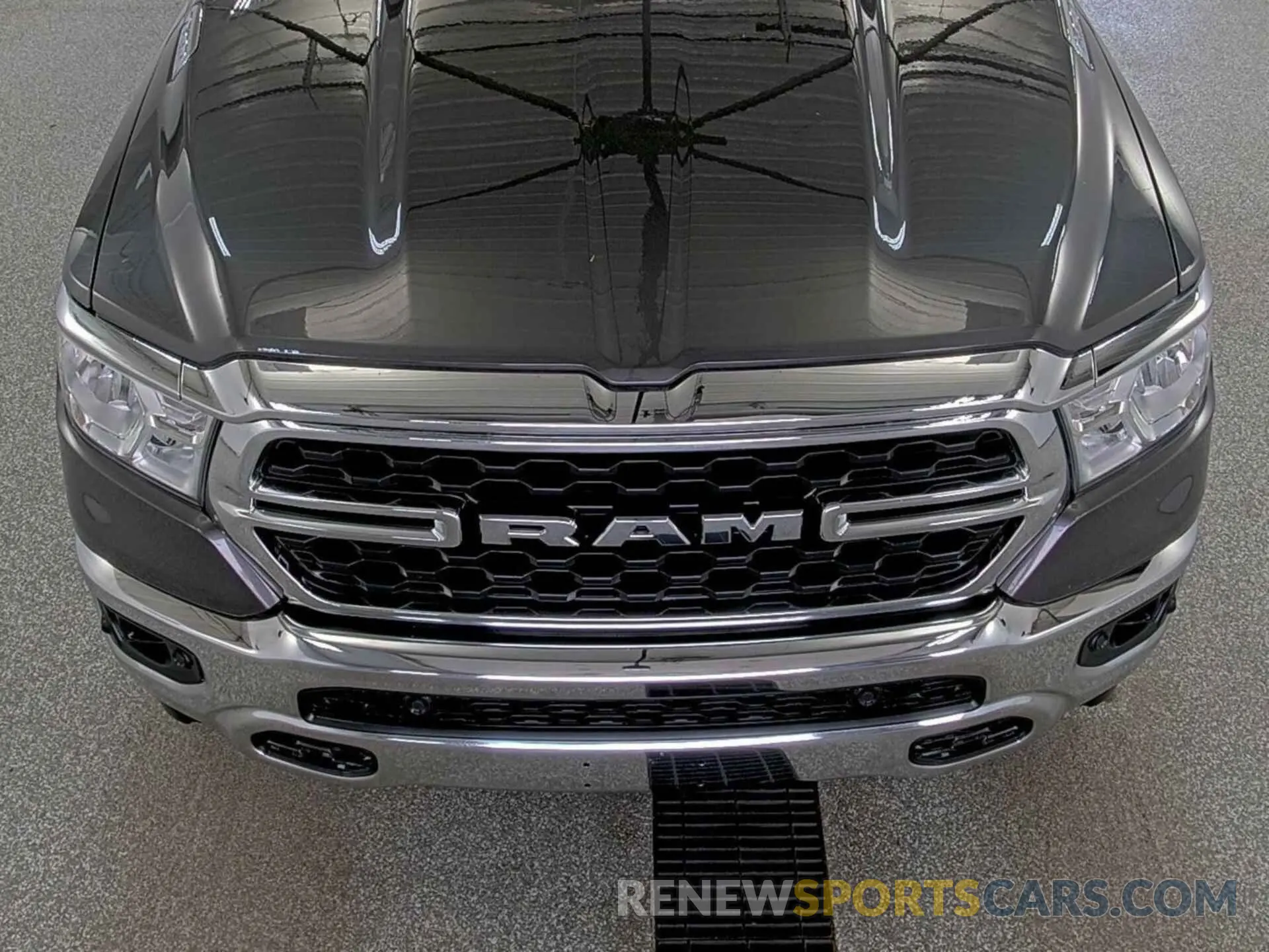29 Photograph of a damaged car 1C6RRFFG1NN179039 RAM 1500 2022