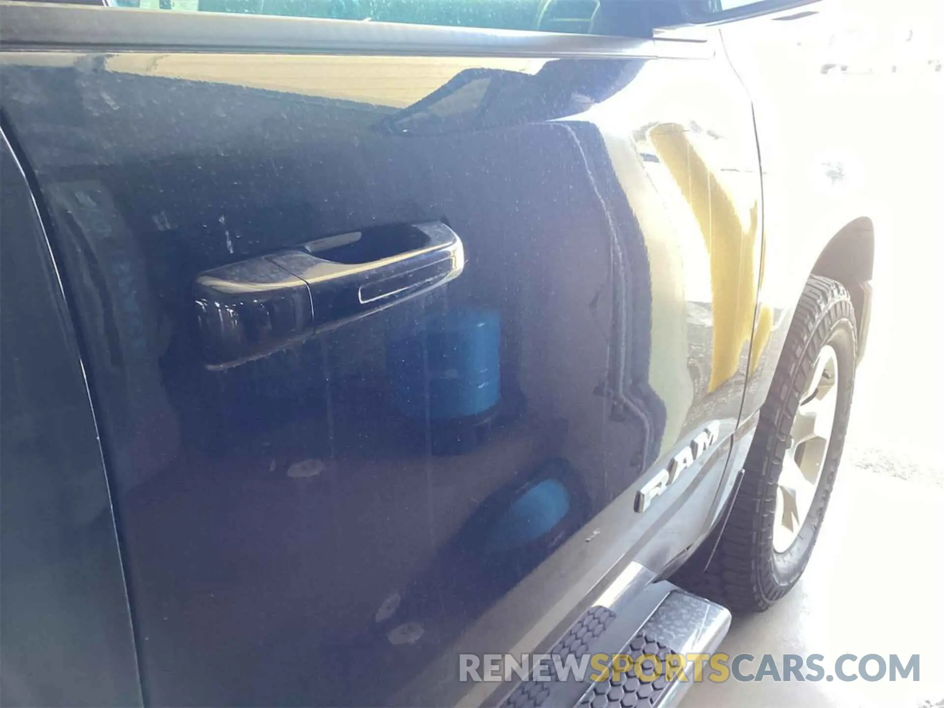24 Photograph of a damaged car 1C6RRFFG1NN179042 RAM 1500 2022