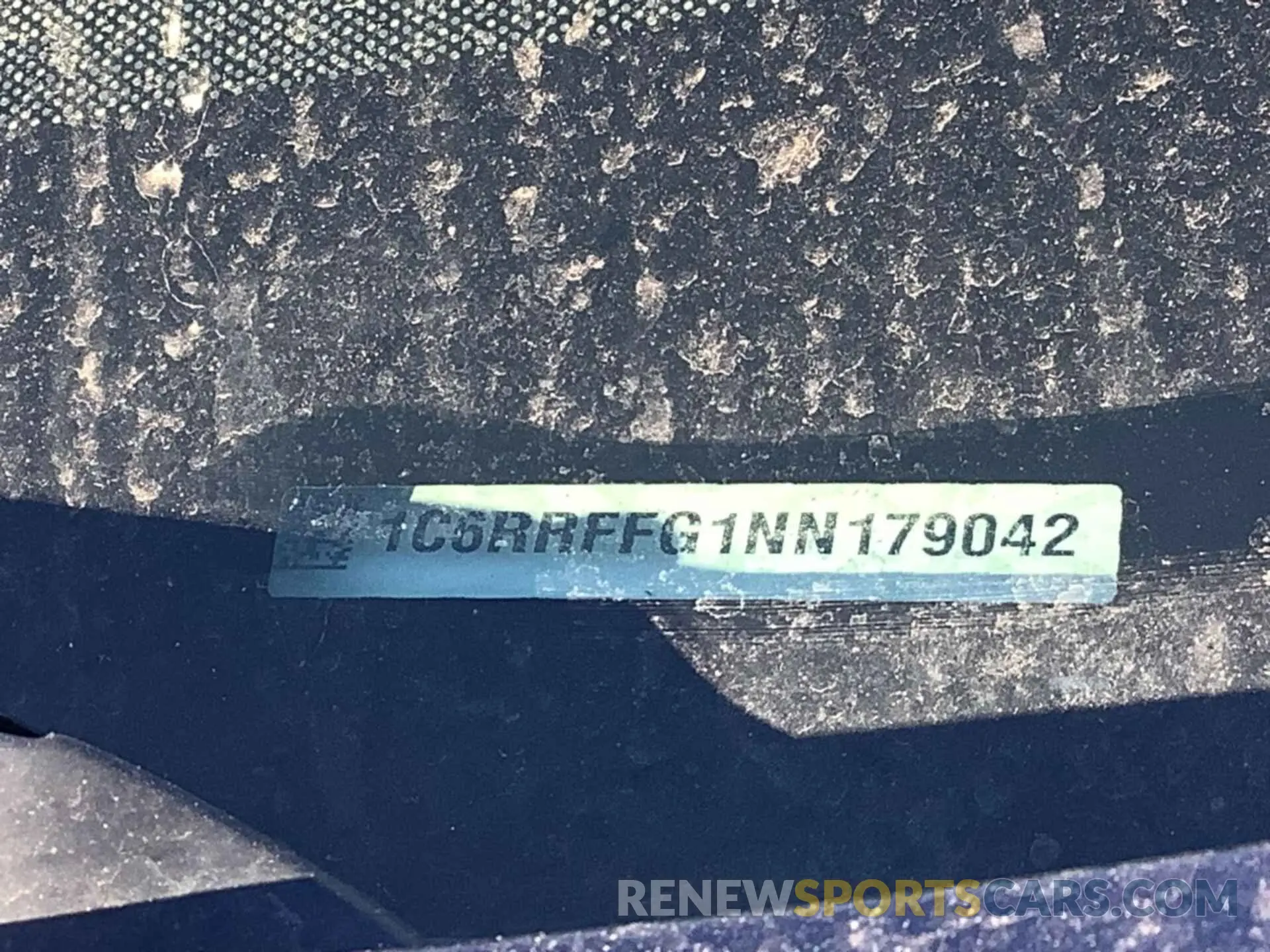 31 Photograph of a damaged car 1C6RRFFG1NN179042 RAM 1500 2022