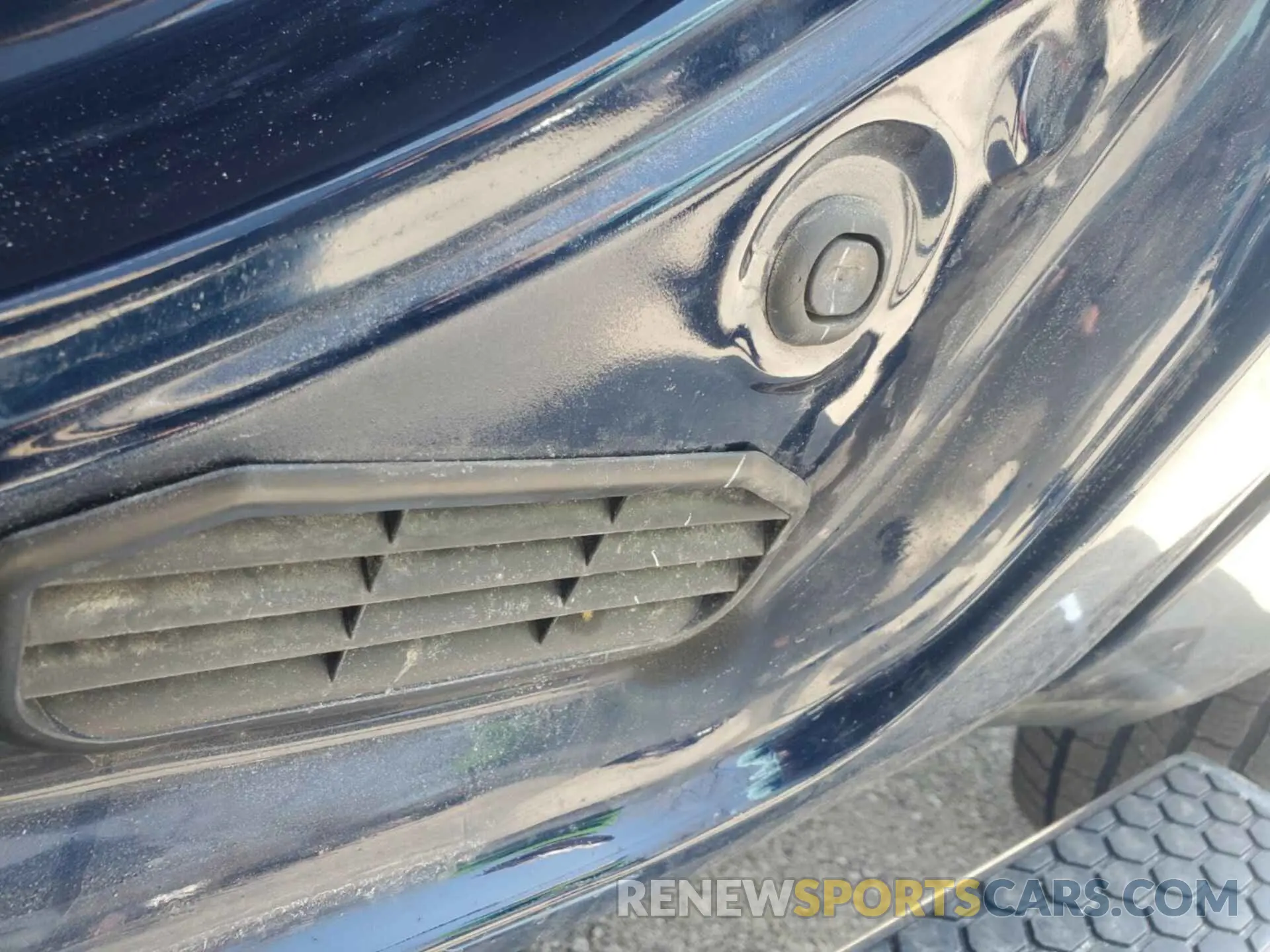 6 Photograph of a damaged car 1C6RRFFG1NN190932 RAM 1500 2022