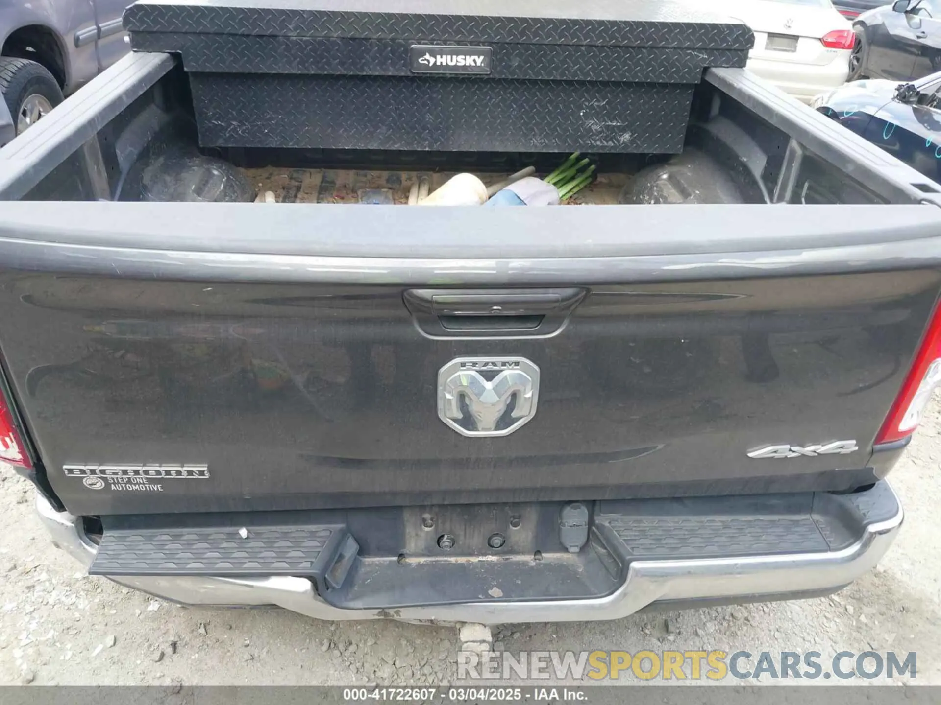16 Photograph of a damaged car 1C6RRFFG2NN460699 RAM 1500 2022