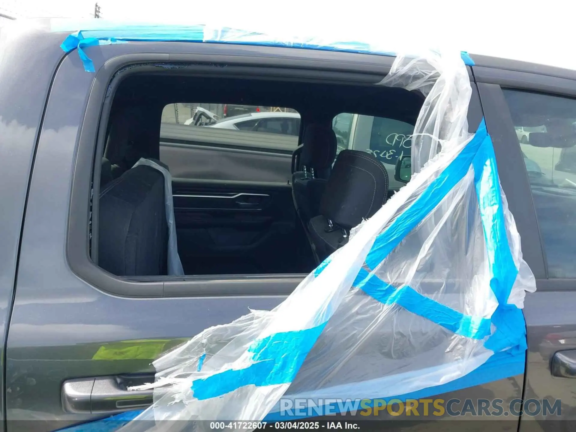 17 Photograph of a damaged car 1C6RRFFG2NN460699 RAM 1500 2022