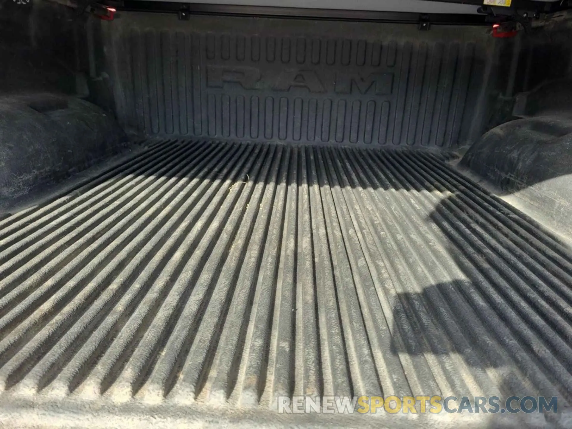39 Photograph of a damaged car 1C6RRFFG3NN383759 RAM 1500 2022