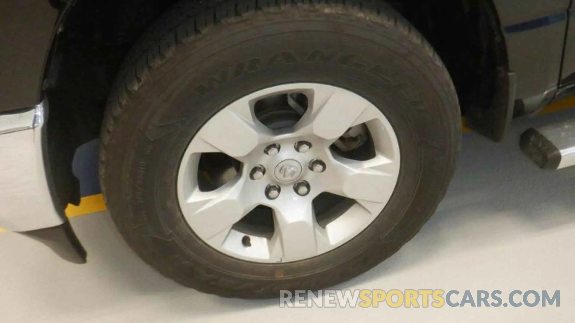 16 Photograph of a damaged car 1C6RRFFG6NN178999 RAM 1500 2022