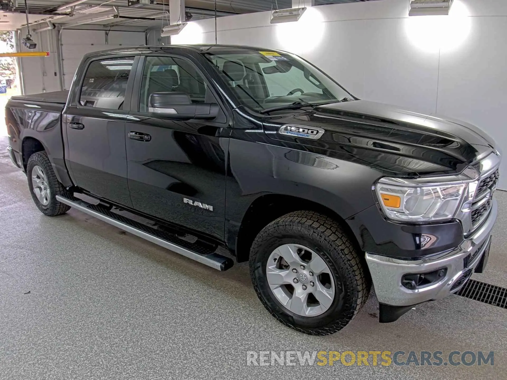 21 Photograph of a damaged car 1C6RRFFG7NN179045 RAM 1500 2022