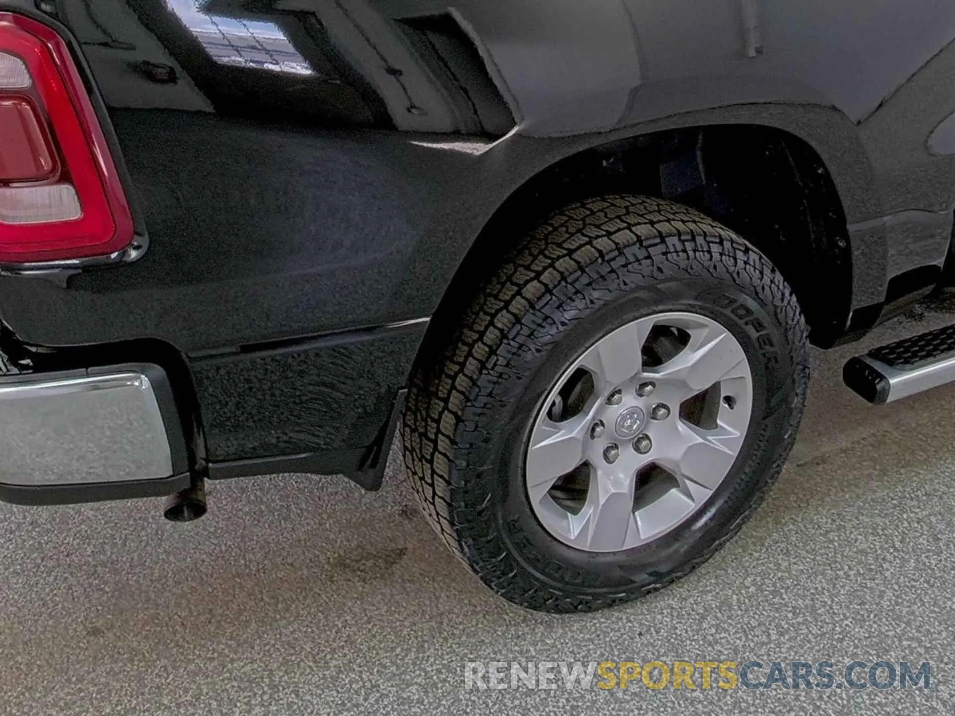 22 Photograph of a damaged car 1C6RRFFG7NN179045 RAM 1500 2022