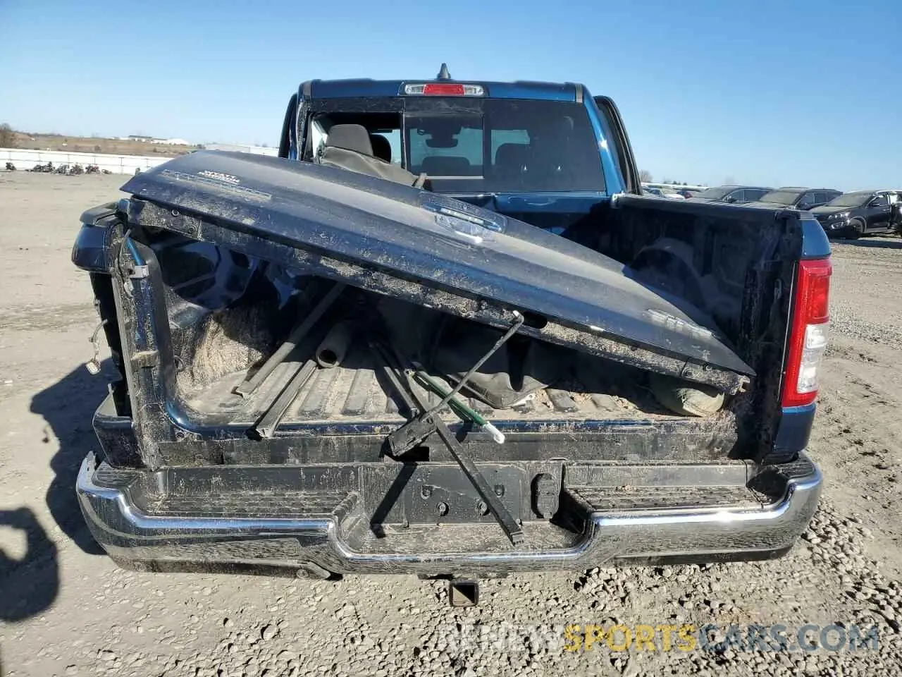 6 Photograph of a damaged car 1C6RRFFG9NN300707 RAM 1500 2022