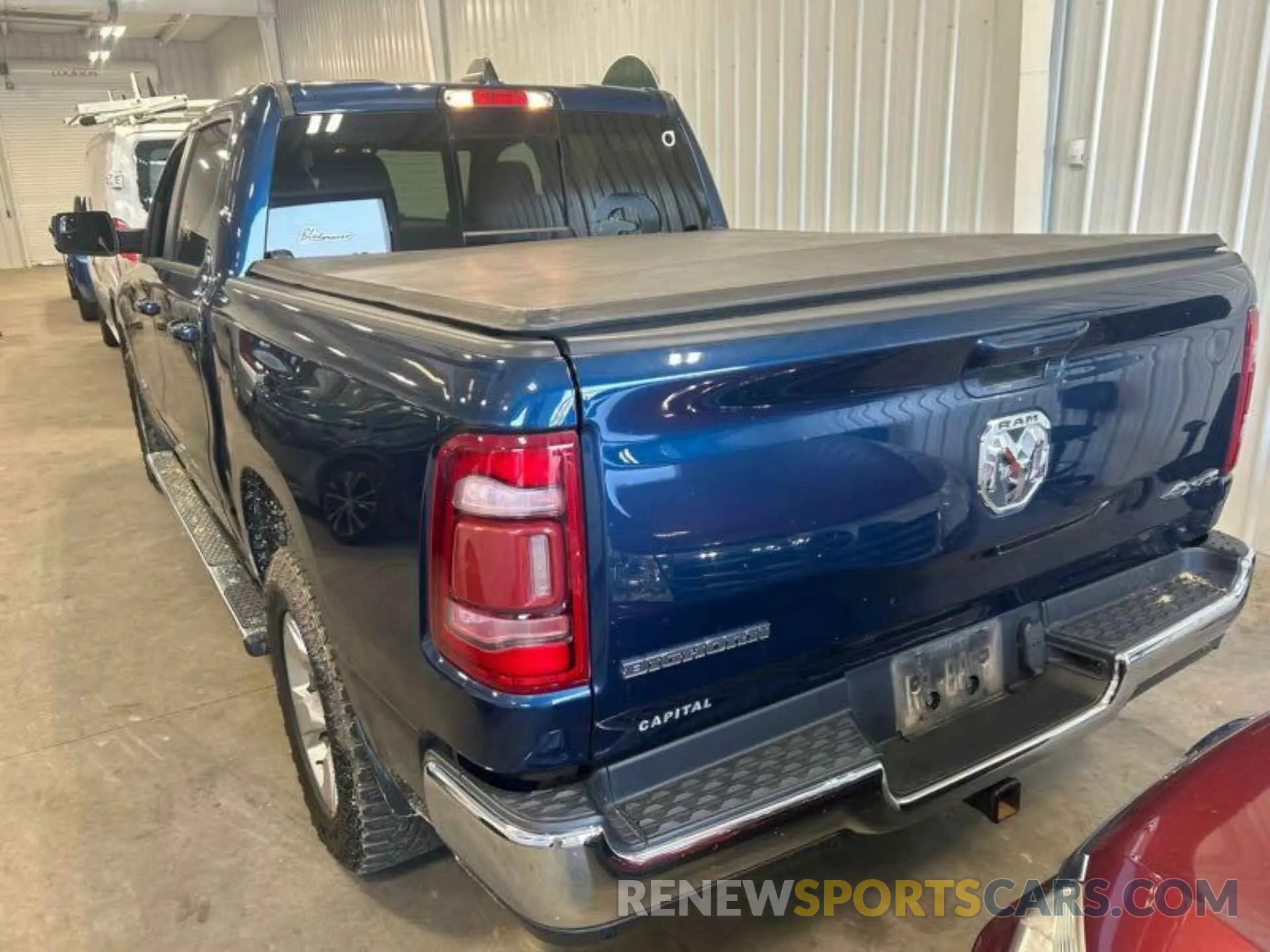 5 Photograph of a damaged car 1C6RRFFG9NN365220 RAM 1500 2022