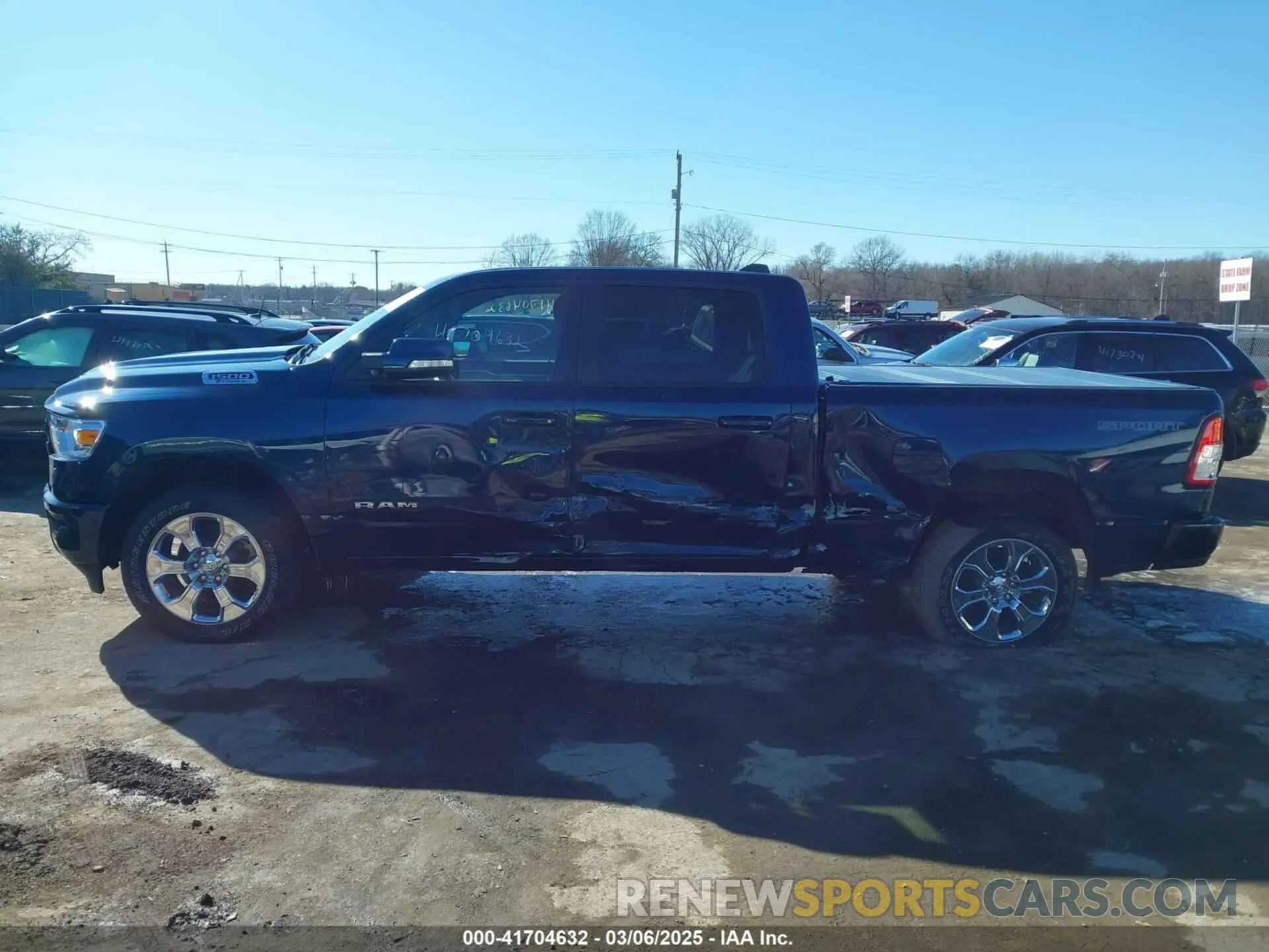 14 Photograph of a damaged car 1C6RRFMG4NN438867 RAM 1500 2022