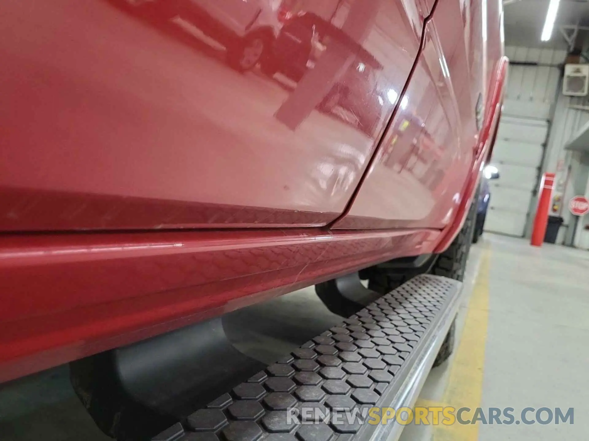 28 Photograph of a damaged car 1C6RRFRG0NN425719 RAM 1500 2022