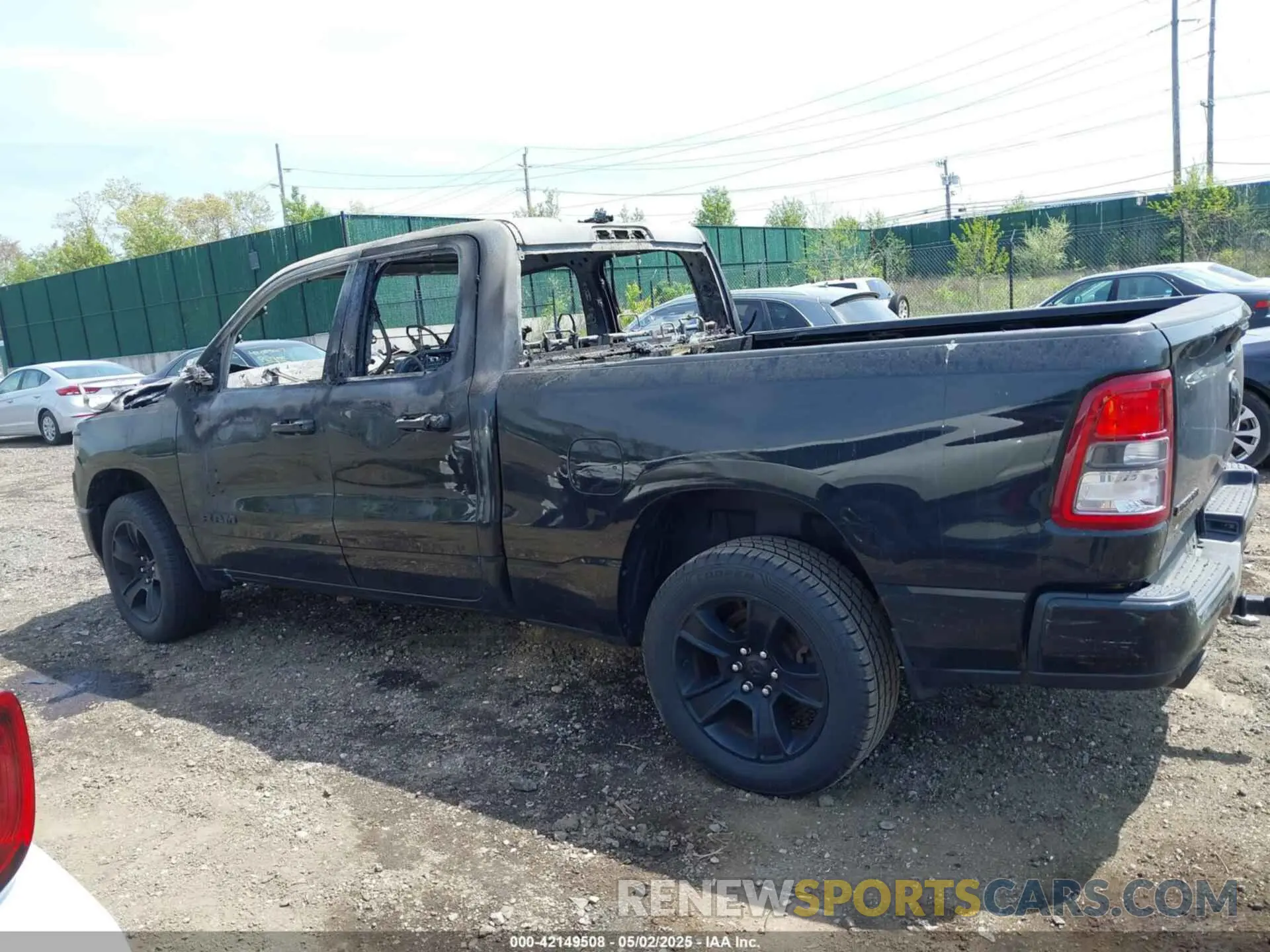 13 Photograph of a damaged car 1C6SRFBT0NN189288 RAM 1500 2022
