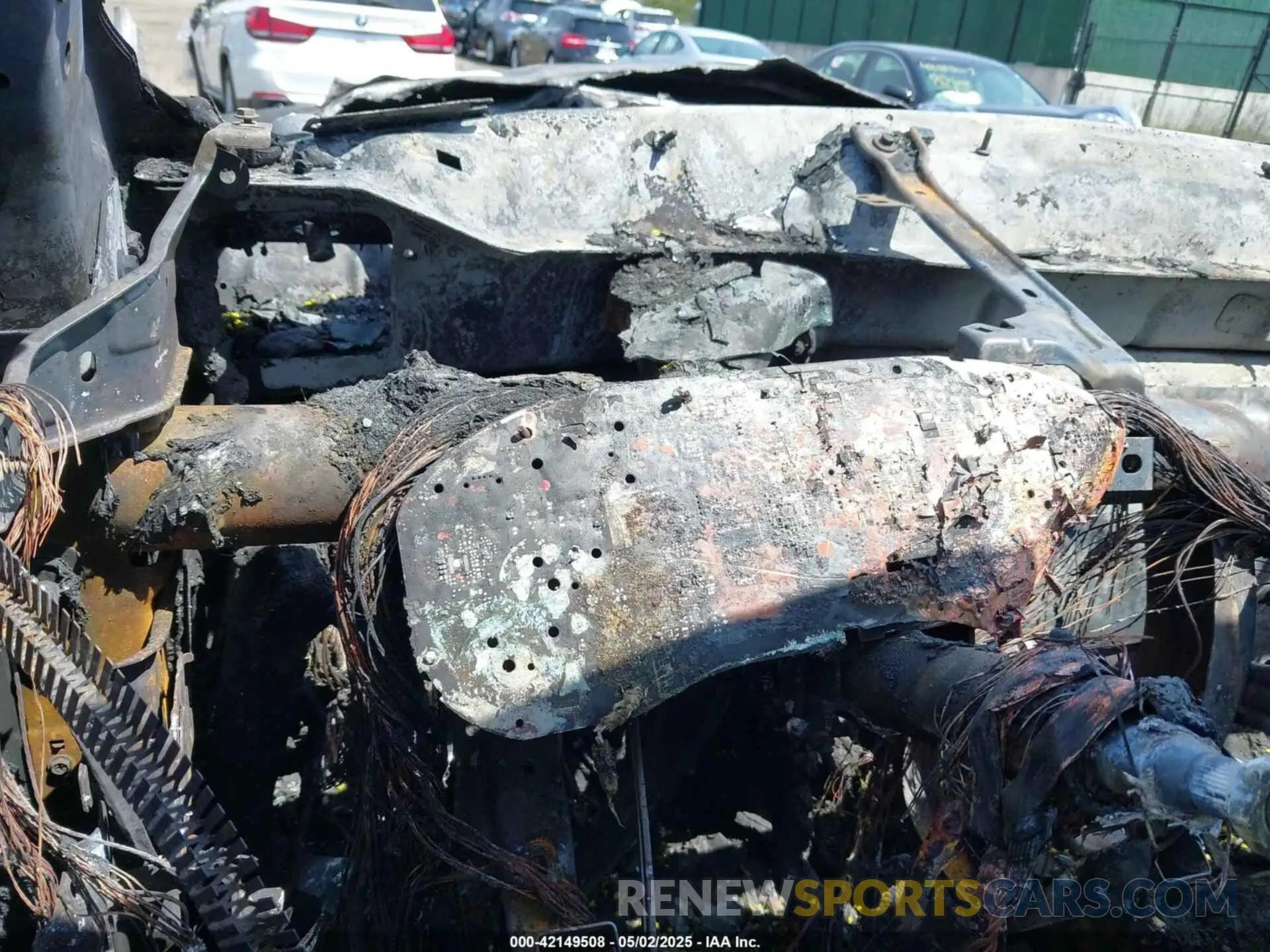 14 Photograph of a damaged car 1C6SRFBT0NN189288 RAM 1500 2022