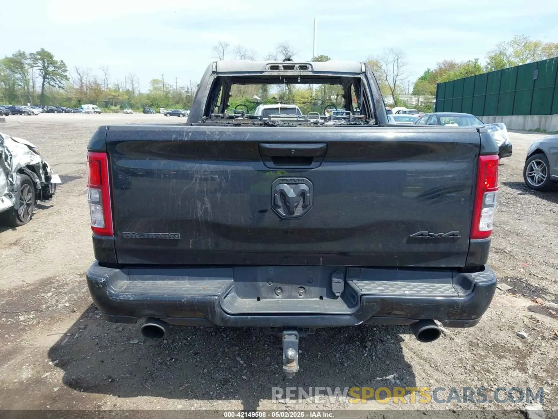 15 Photograph of a damaged car 1C6SRFBT0NN189288 RAM 1500 2022