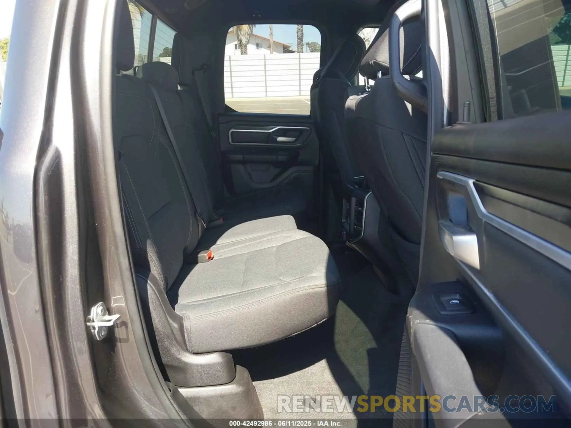 8 Photograph of a damaged car 1C6SRFBT3NN184201 RAM 1500 2022
