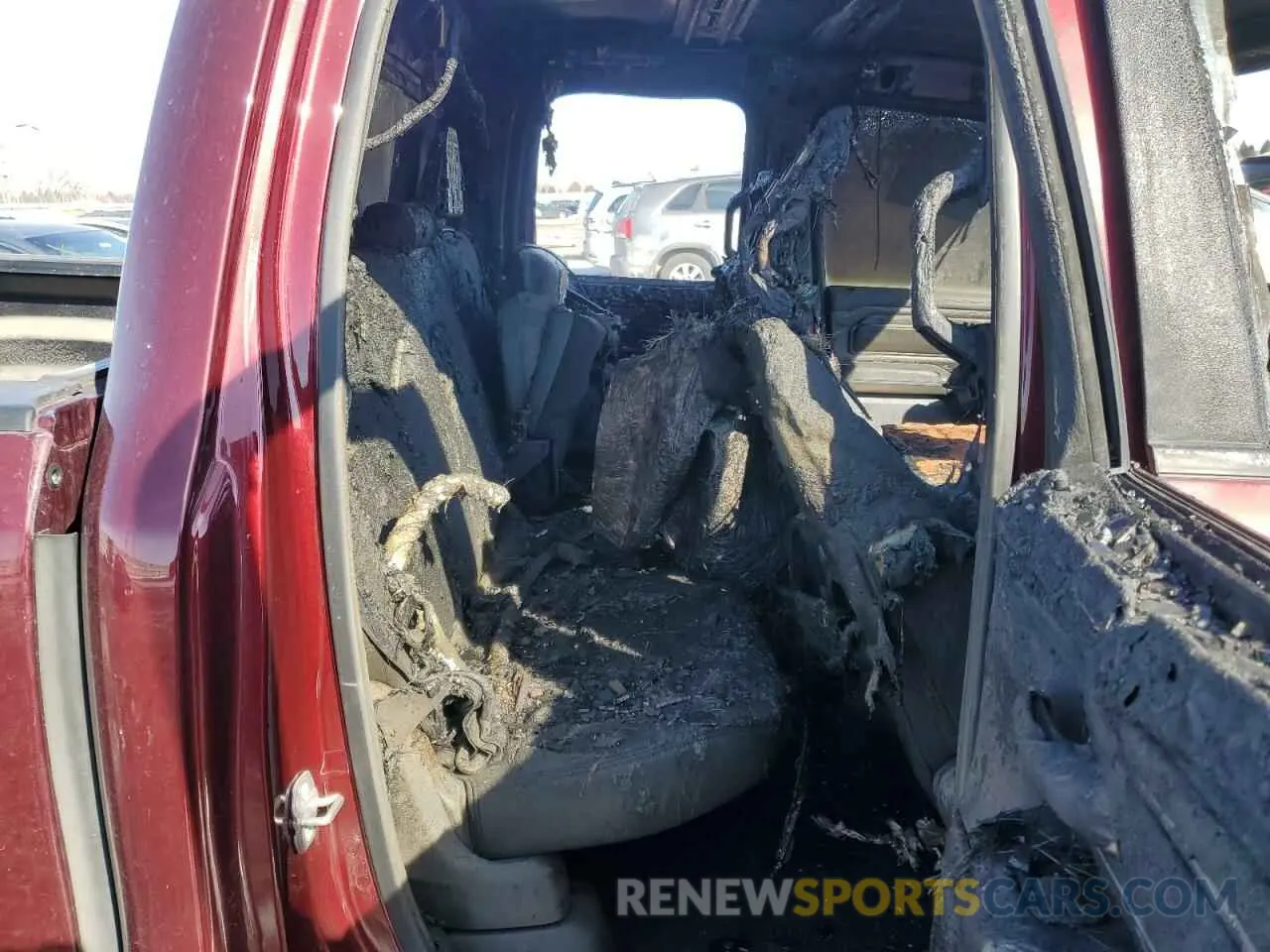 10 Photograph of a damaged car 1C6SRFBT3NN206715 RAM 1500 2022