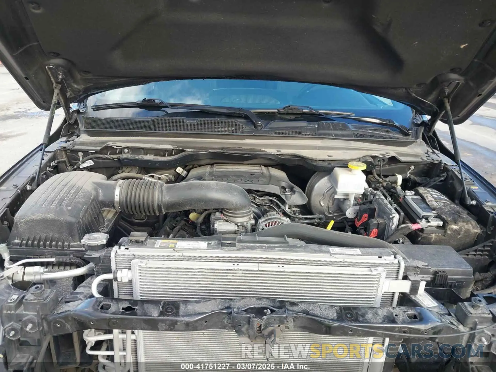 10 Photograph of a damaged car 1C6SRFBT6NN159941 RAM 1500 2022