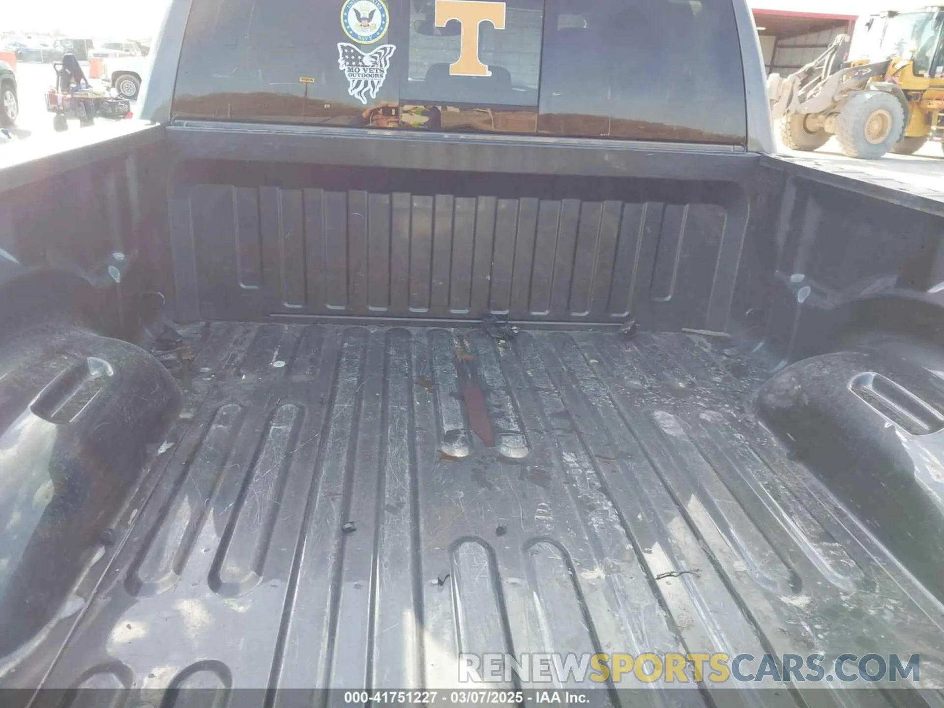 18 Photograph of a damaged car 1C6SRFBT6NN159941 RAM 1500 2022